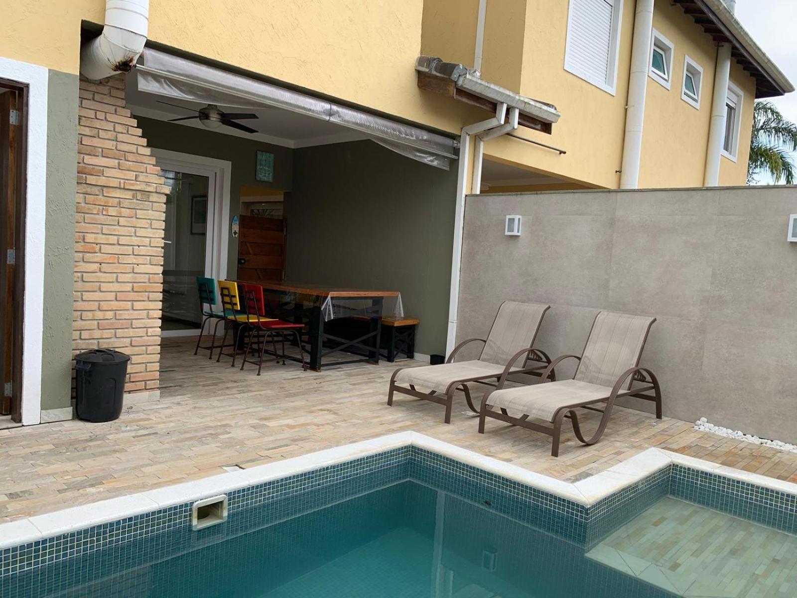 Casa em condomínio fechado, com piscina privativa em Juquehy