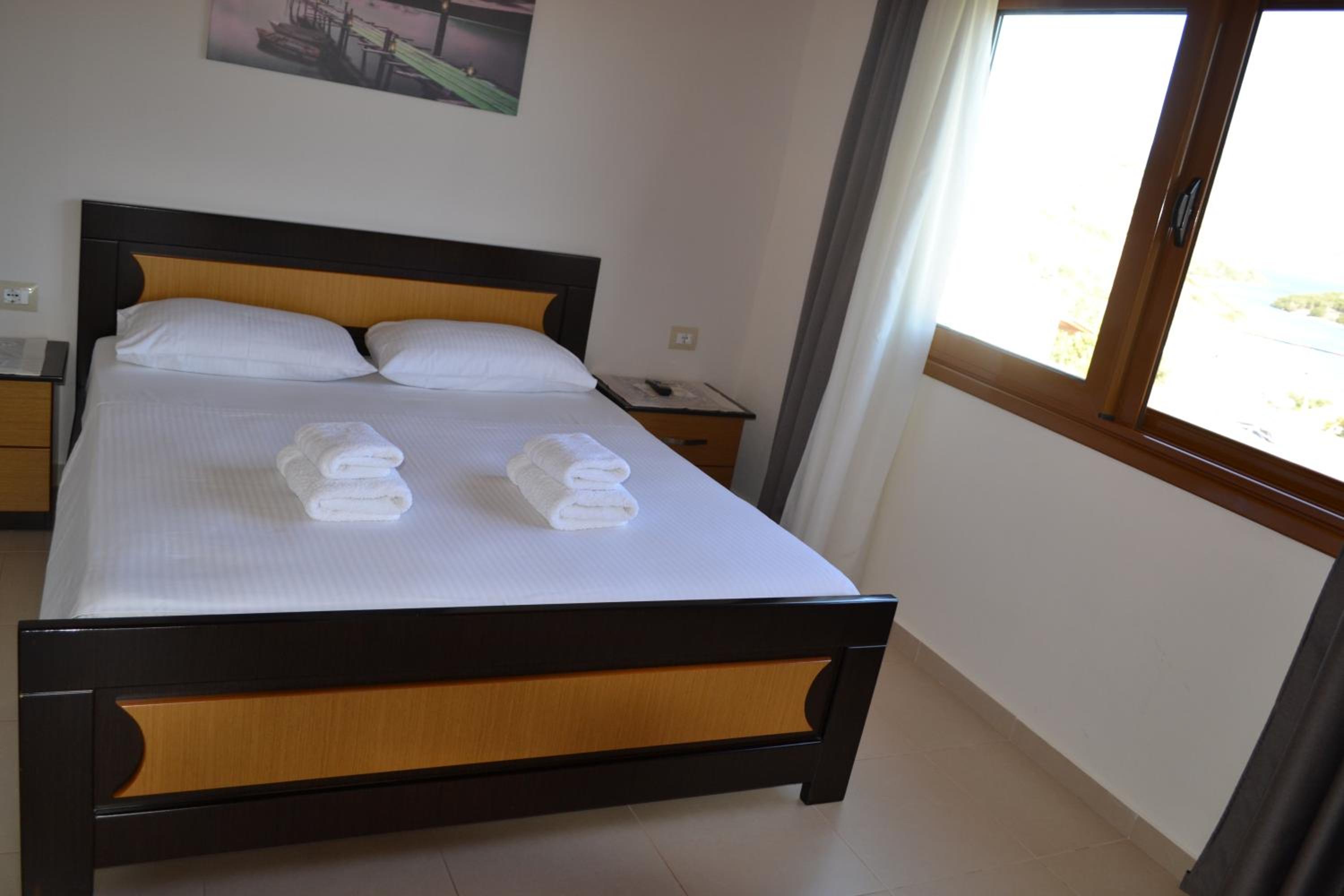 Ksamil Apartments