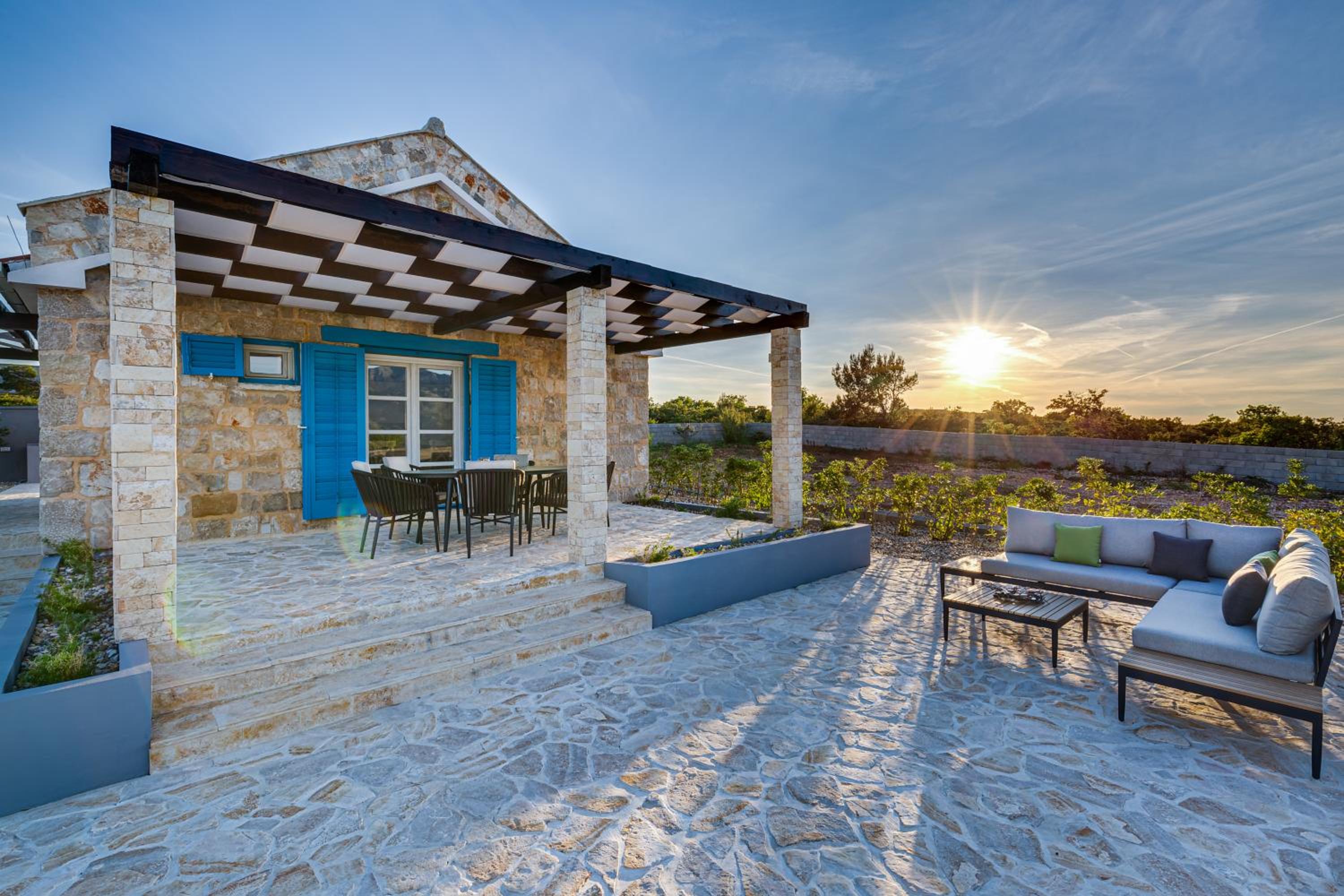 Stonehouse Milan view 4