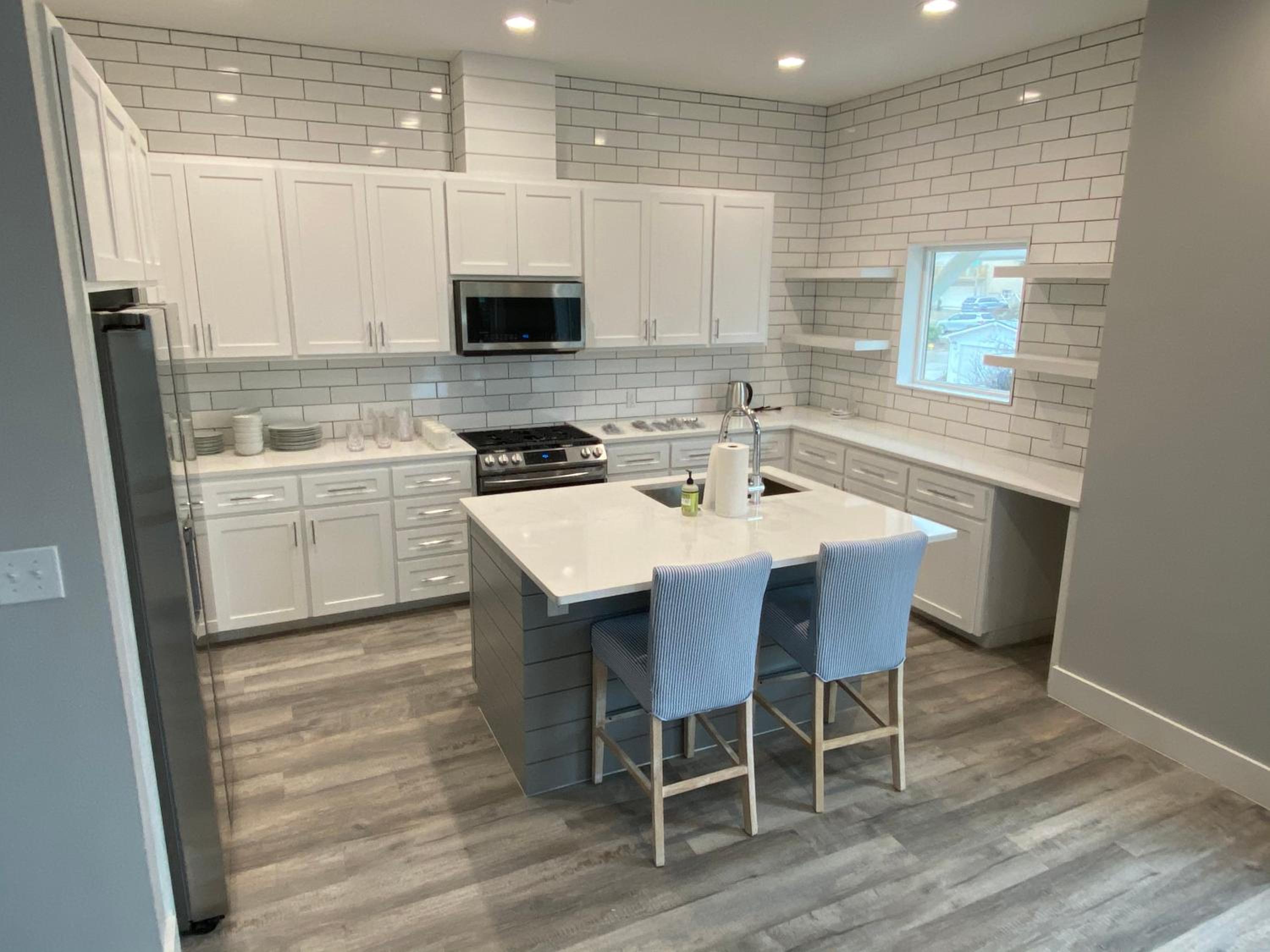 Gulf-View, New-Build w/ Pool, & EV Charging view 5