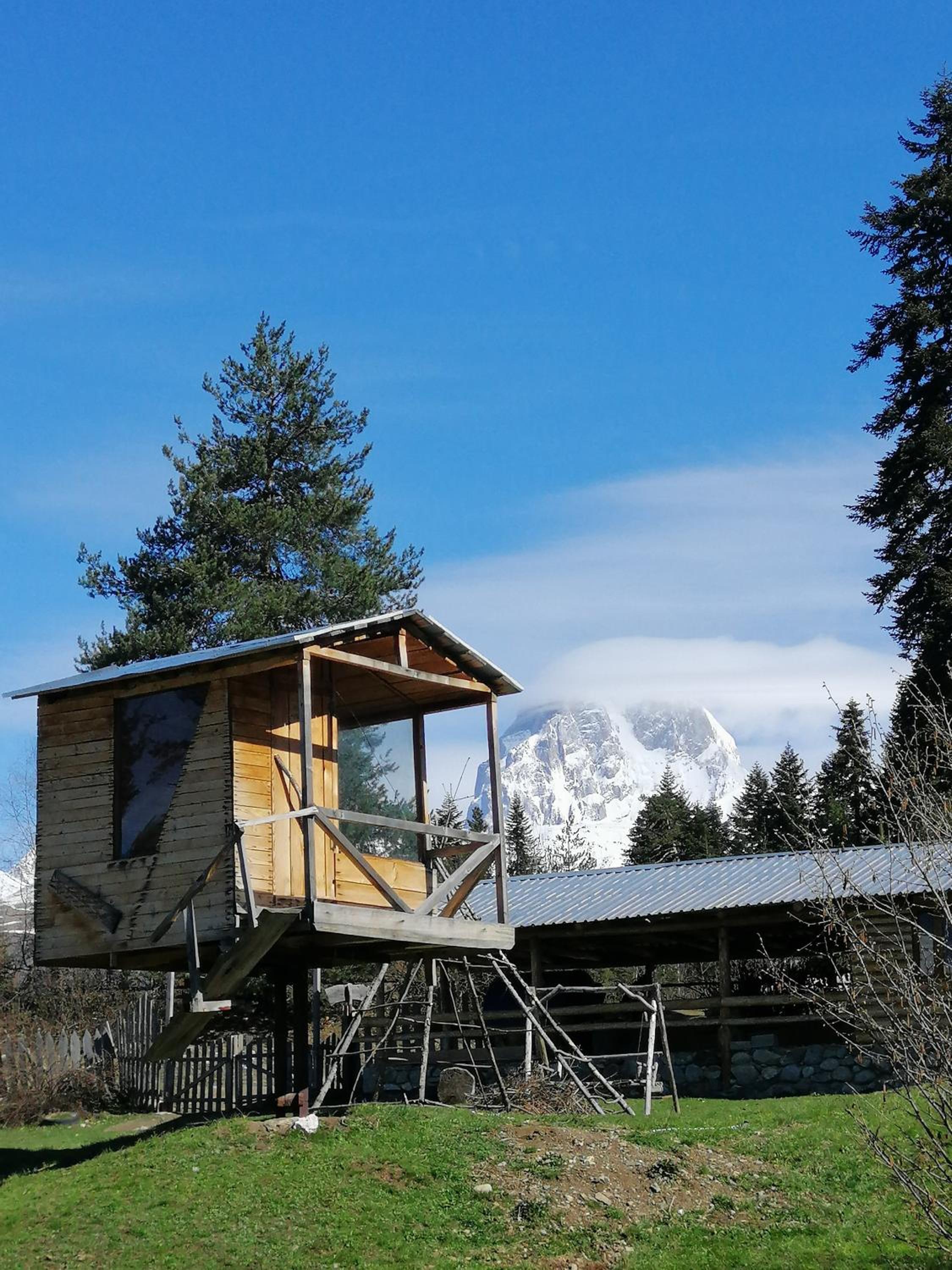 Heshkili huts and cabins Svaneti