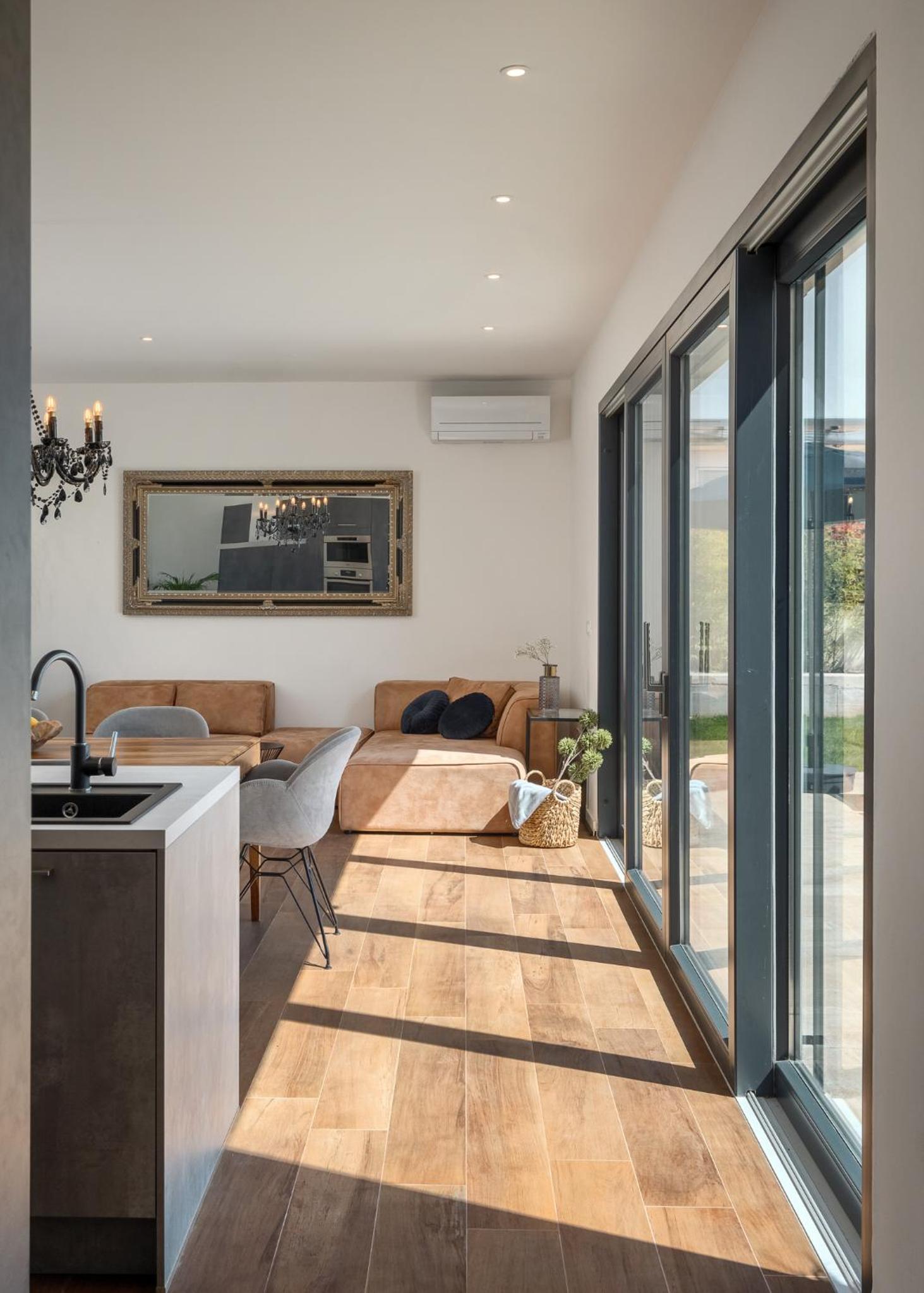 Photo 76