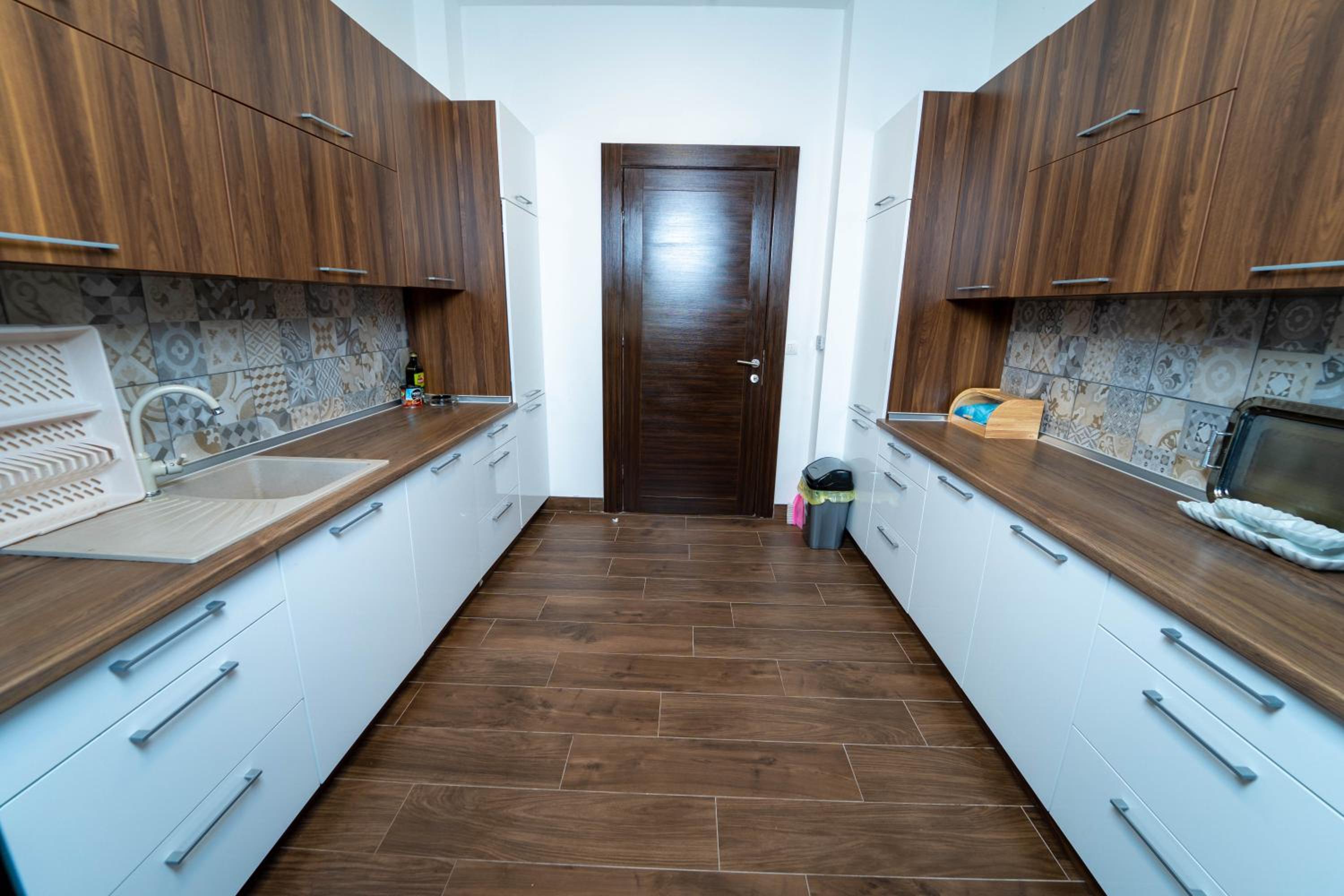 Al Hayat Apartments
