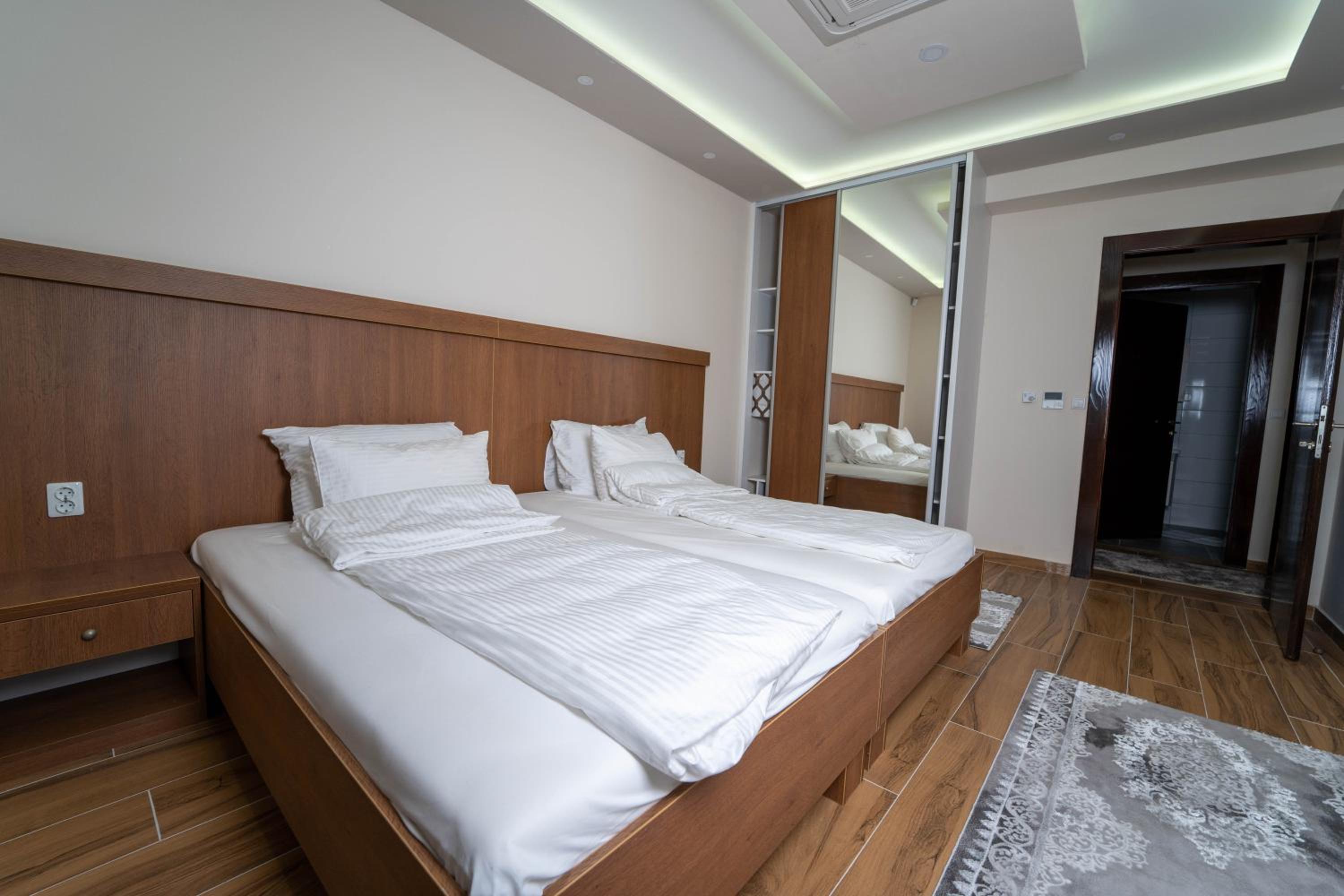 Al Hayat Apartments
