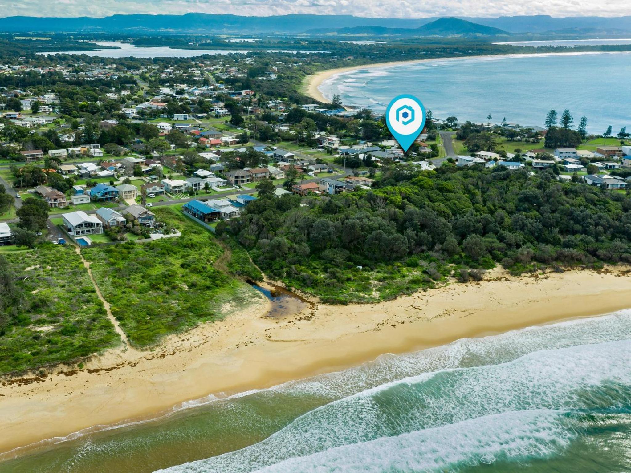 The Deckhouse I Pet Friendly I 2 Mins to Beach