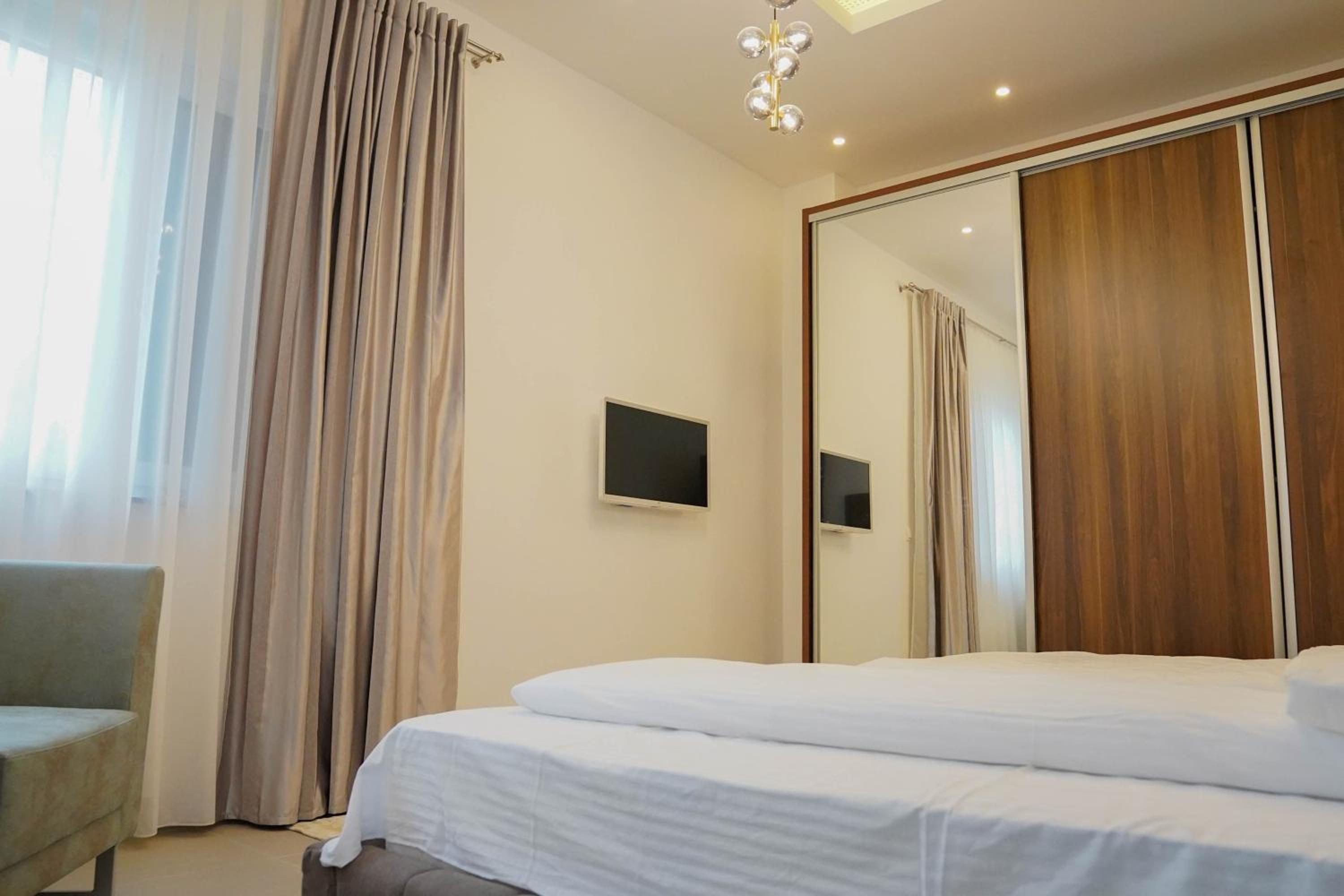 Al Hayat Apartments