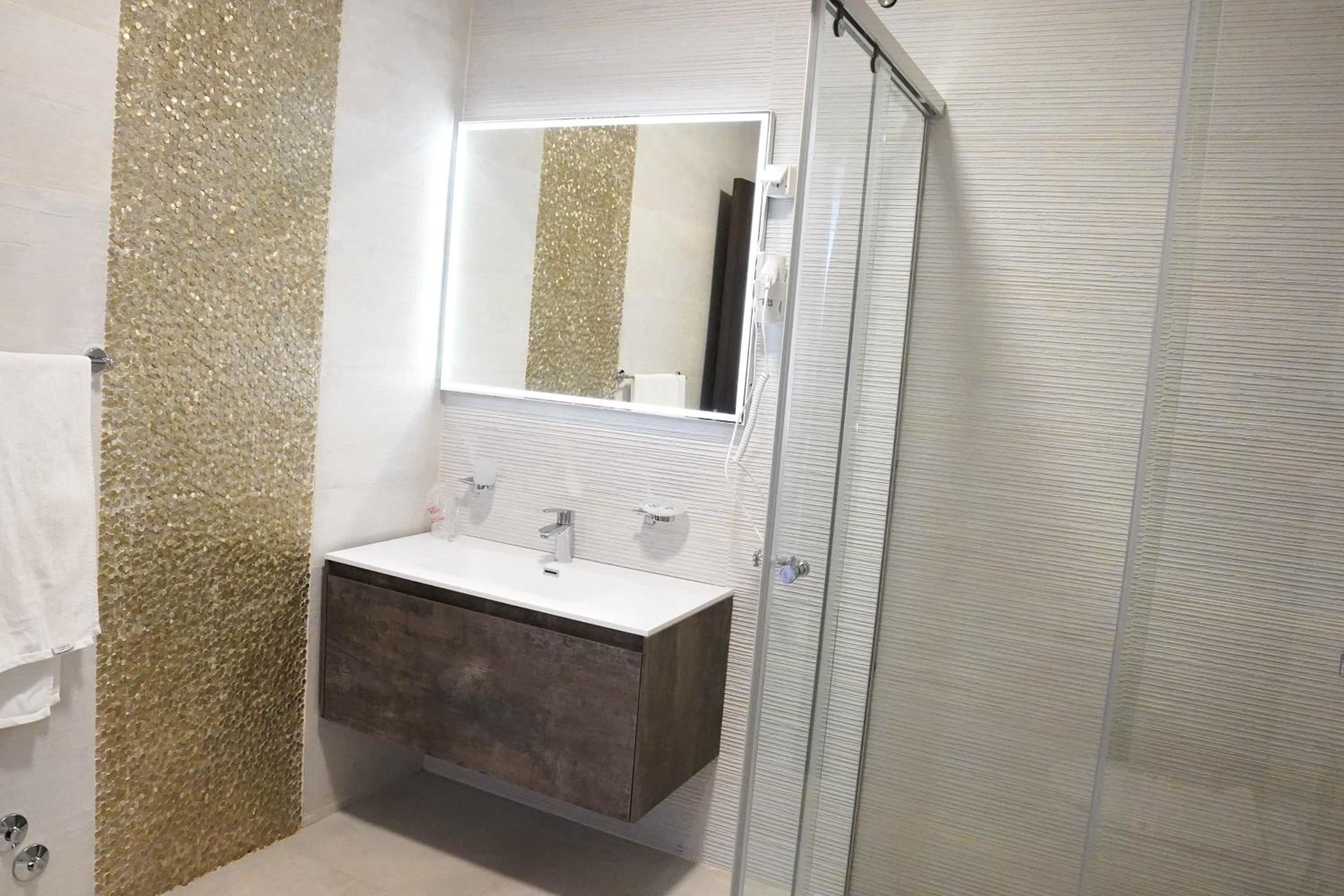 Al Hayat Apartments