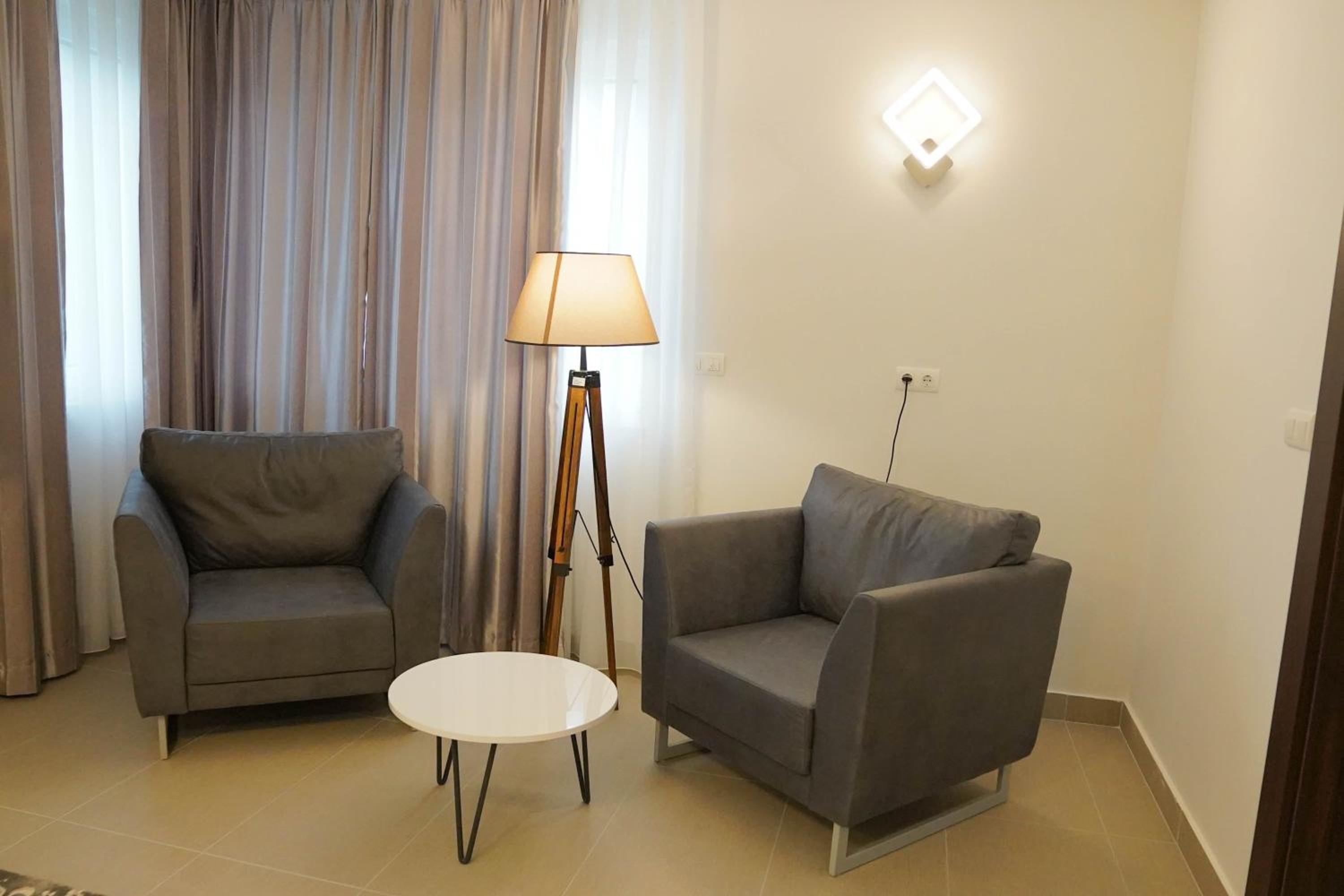 Al Hayat Apartments