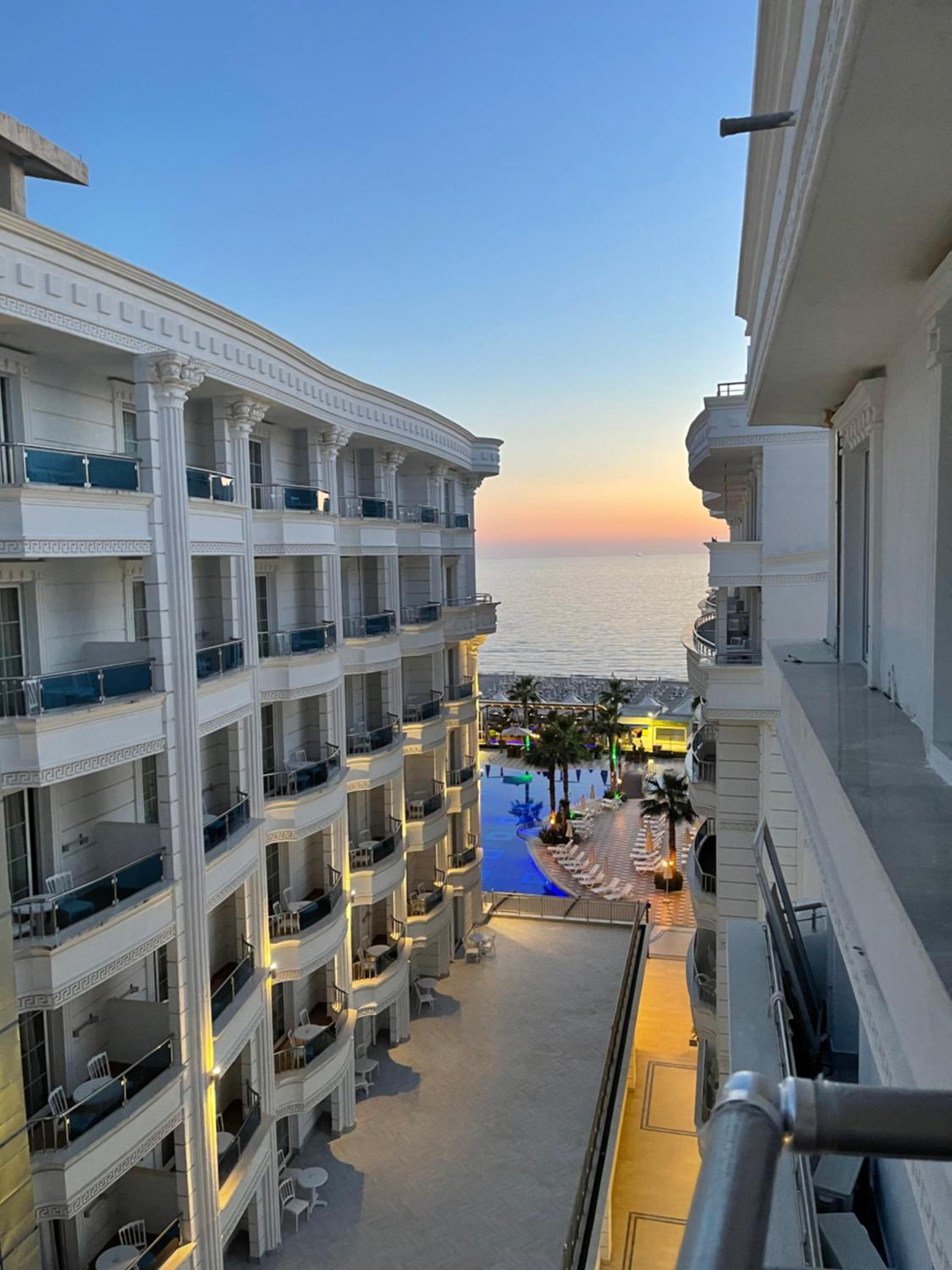 Armando Apartments