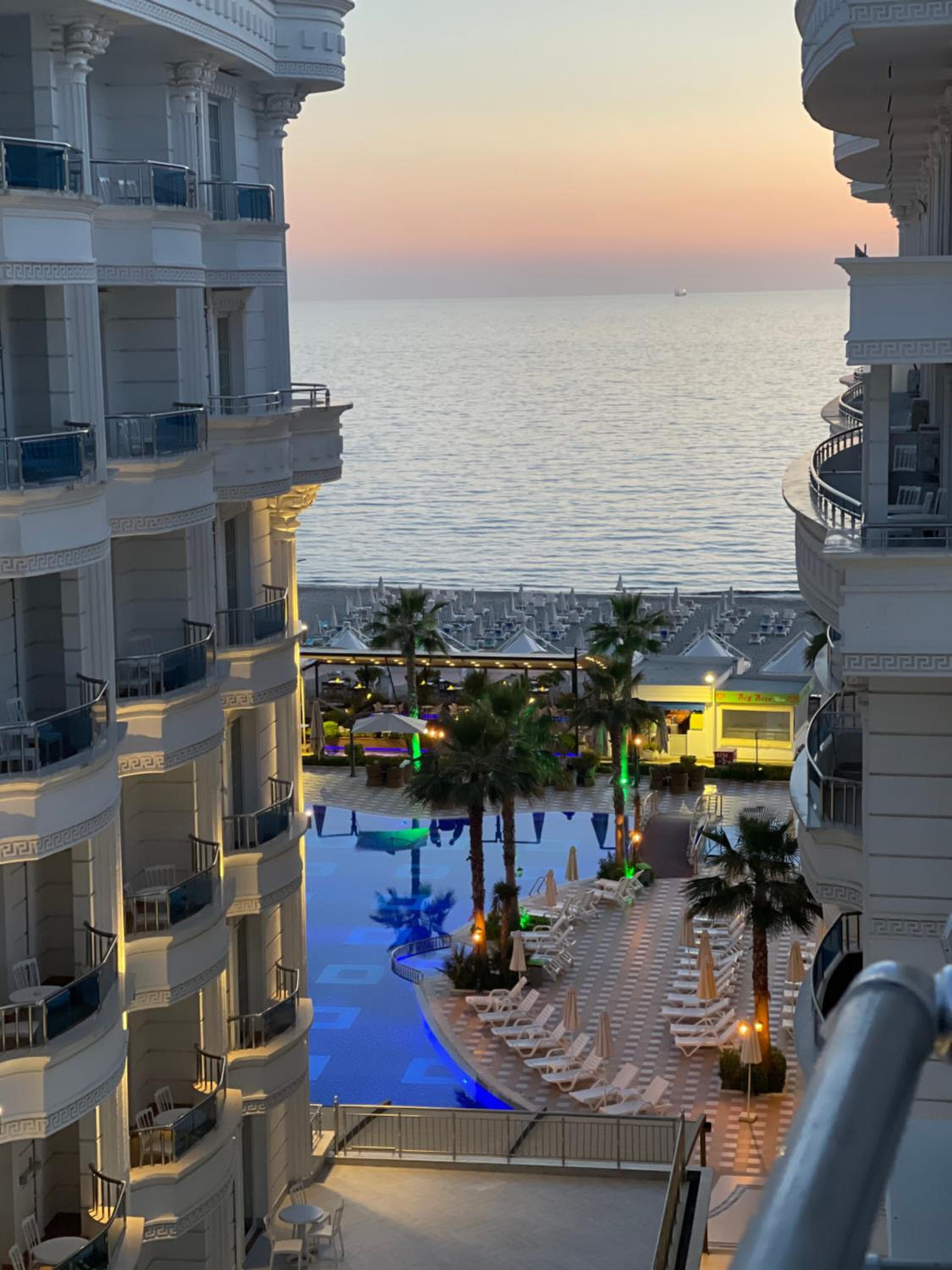 Armando Apartments