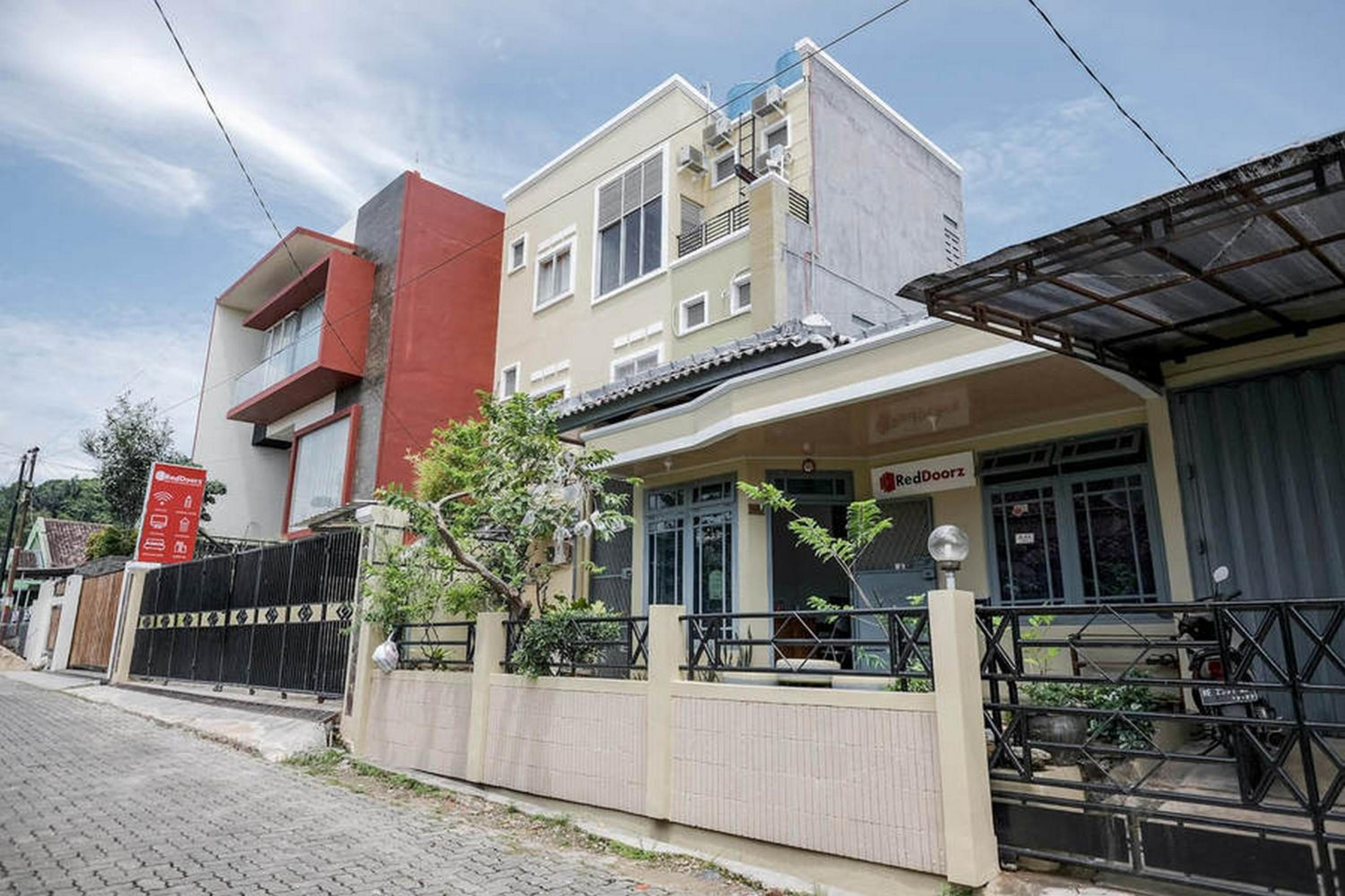 RedDoorz Syariah near Gatot Subroto Lampung 4 view 4