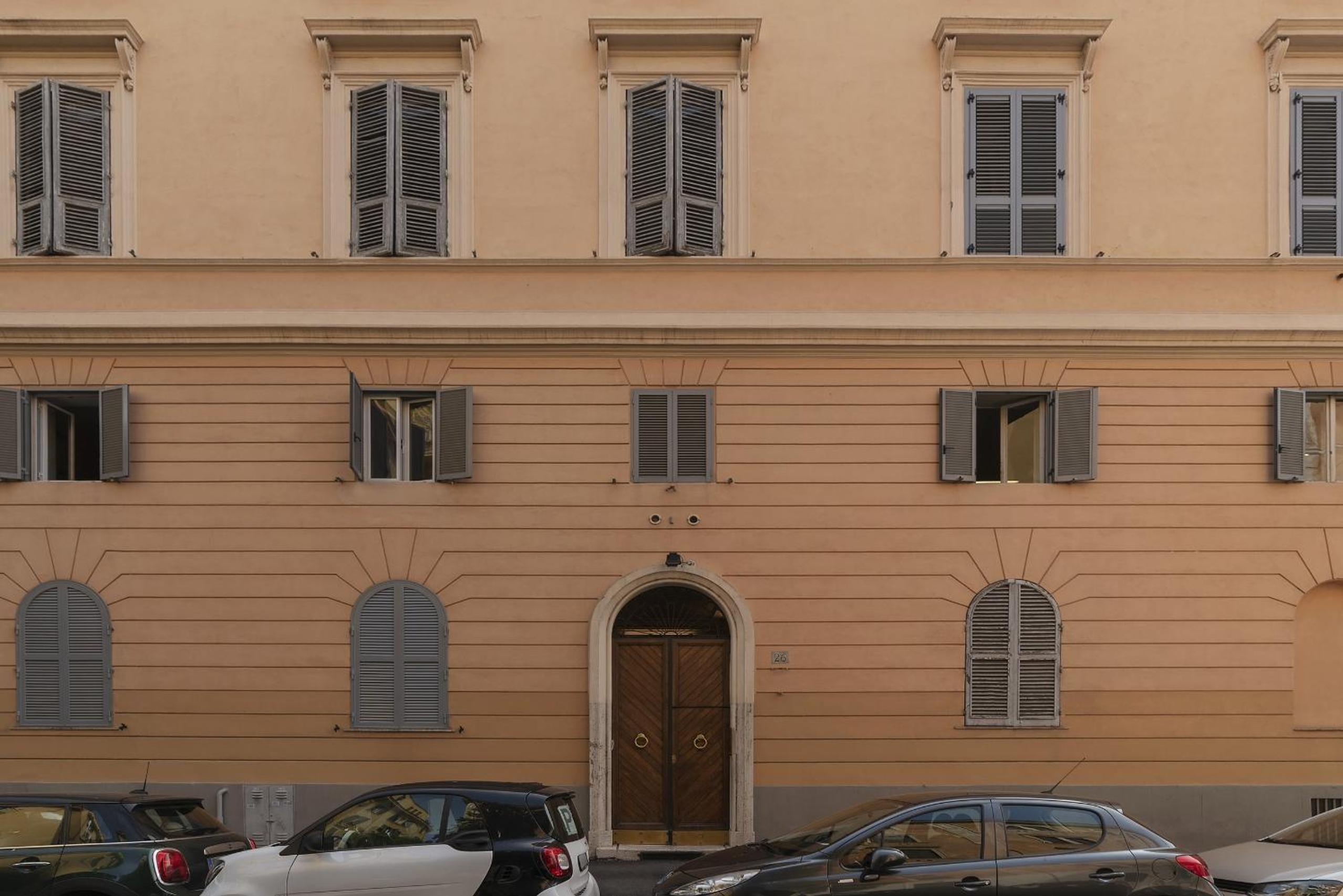 GuestHost - Rione Prati Elegant Apartment with Balcony