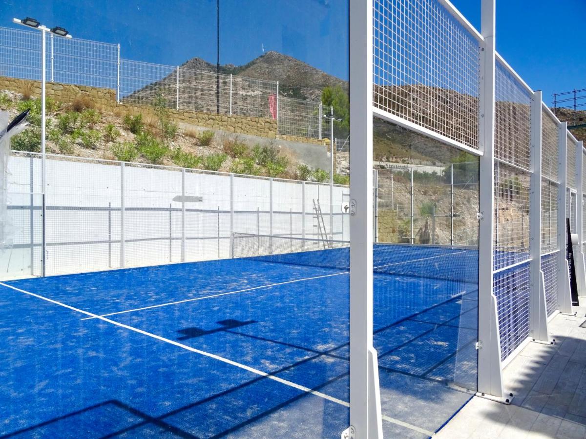 Bayview, Benalmádena - Luxurious home with views, garden, community pool and a padel court view 2