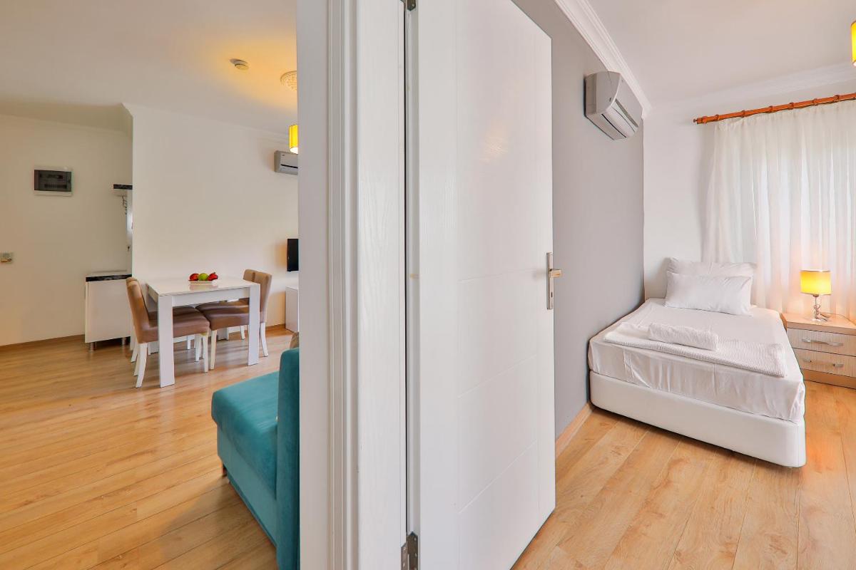 Bossa Nova Apart - Image 100