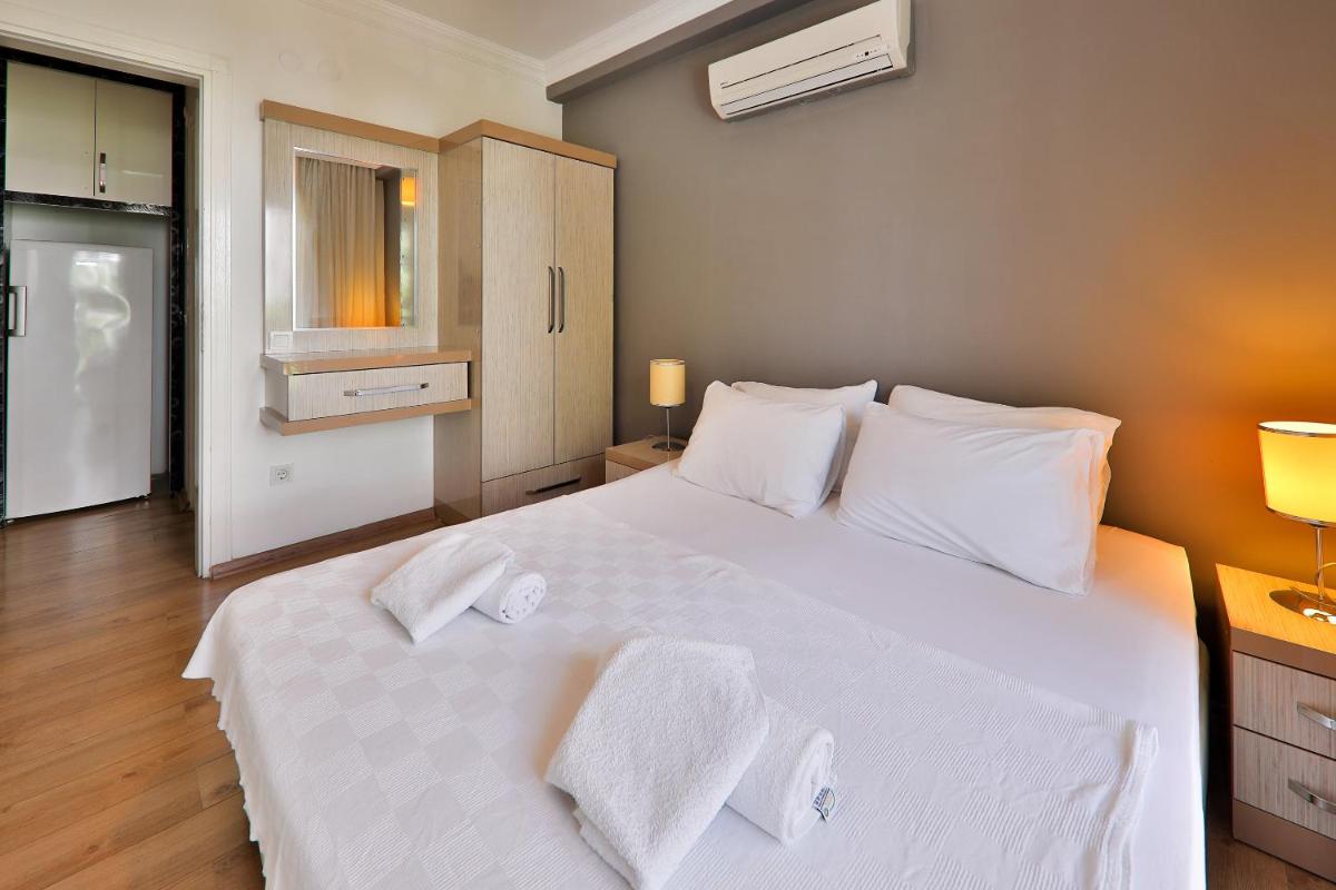 Bossa Nova Apart - Image 129