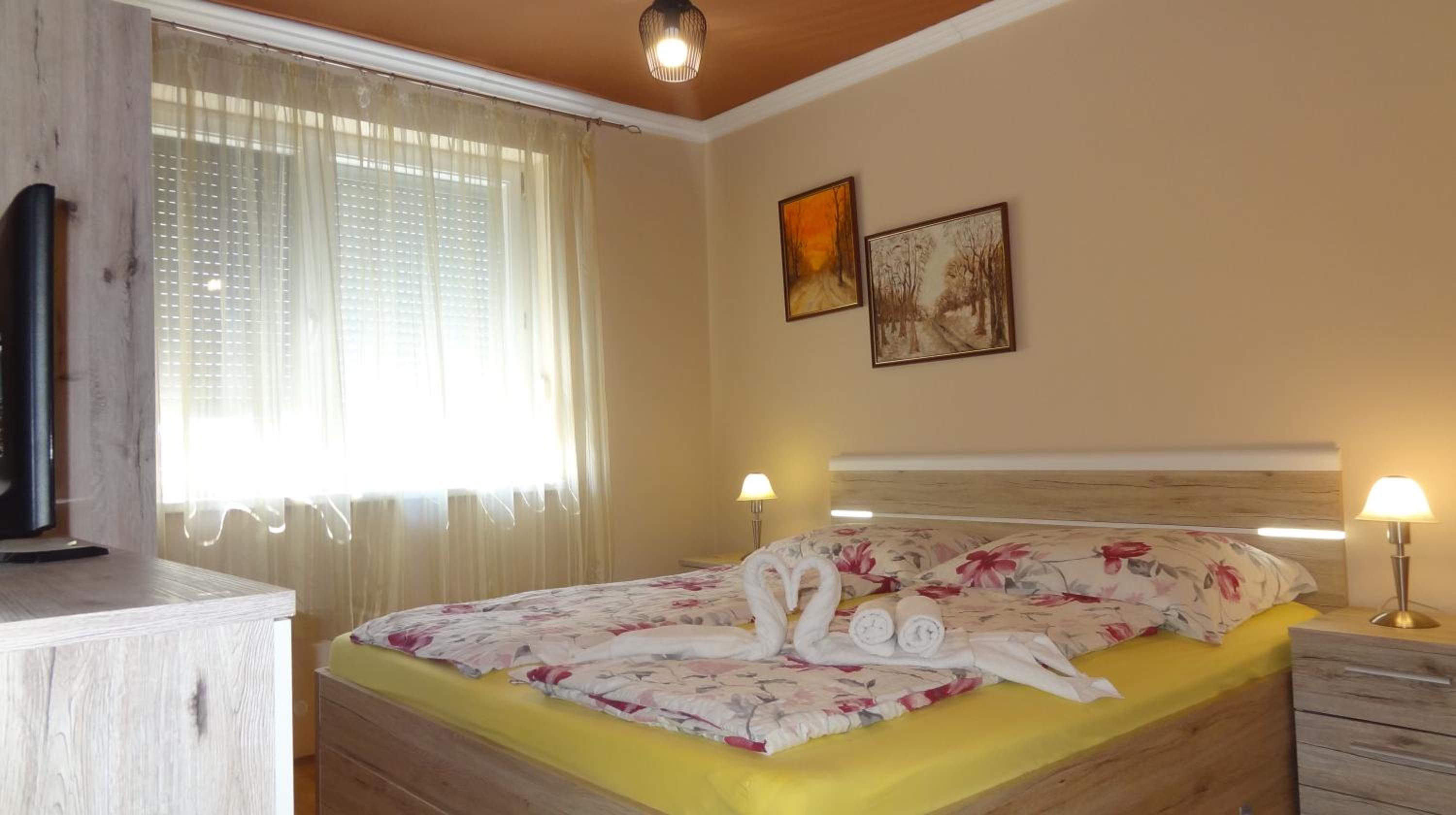 Gere Apartment House