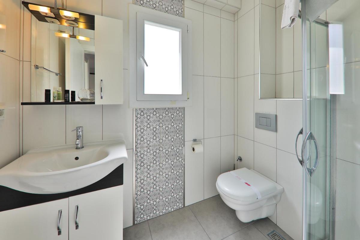 Bossa Nova Apart - Image 137