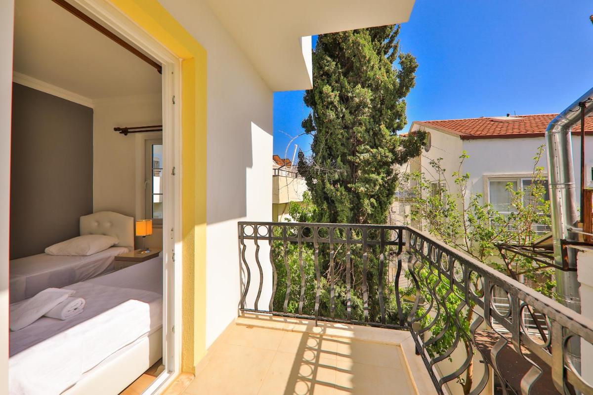 Bossa Nova Apart - Image 111