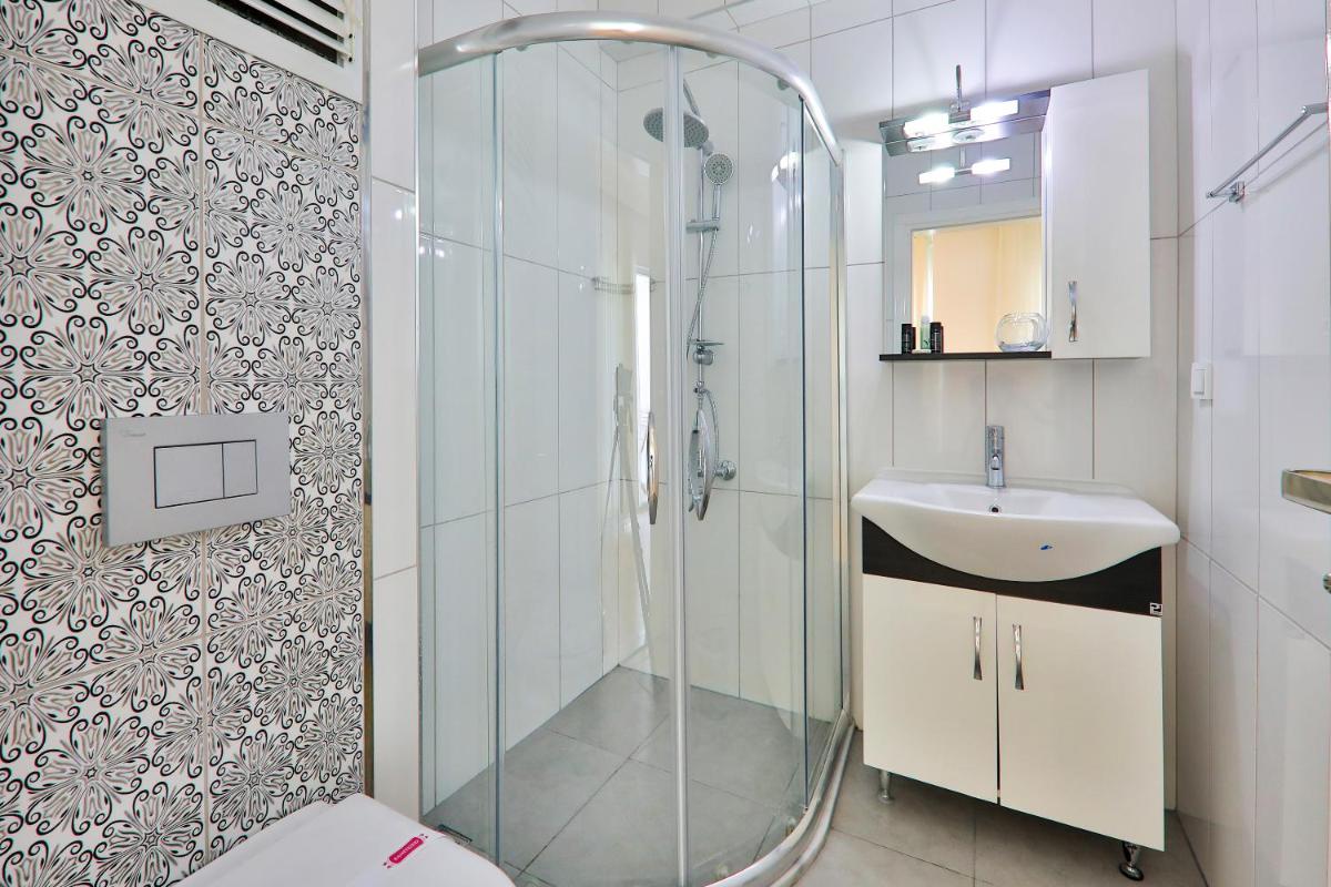 Bossa Nova Apart - Image 142