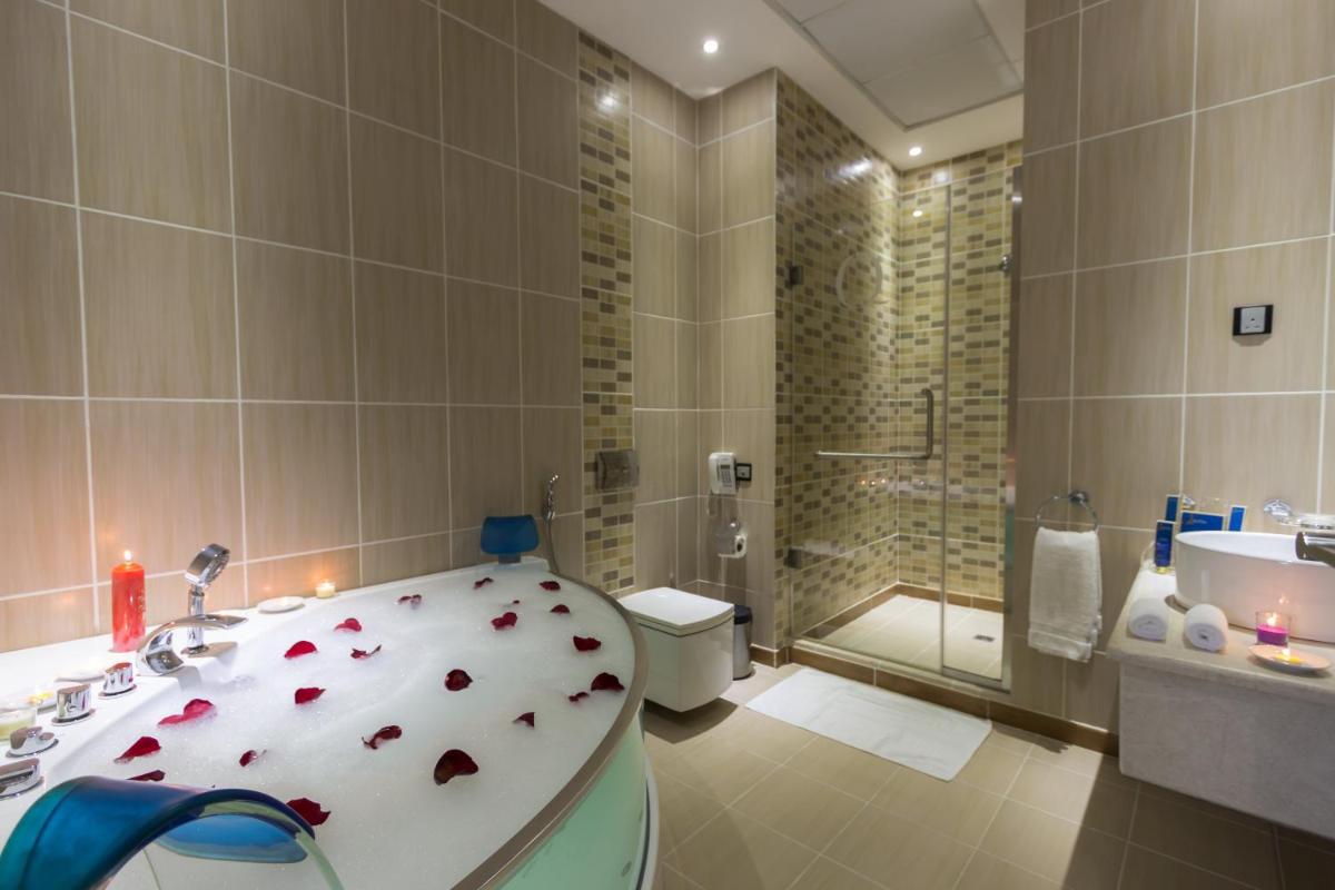 Q Suites Jeddah by EWA - Managed by HMH — photo 12