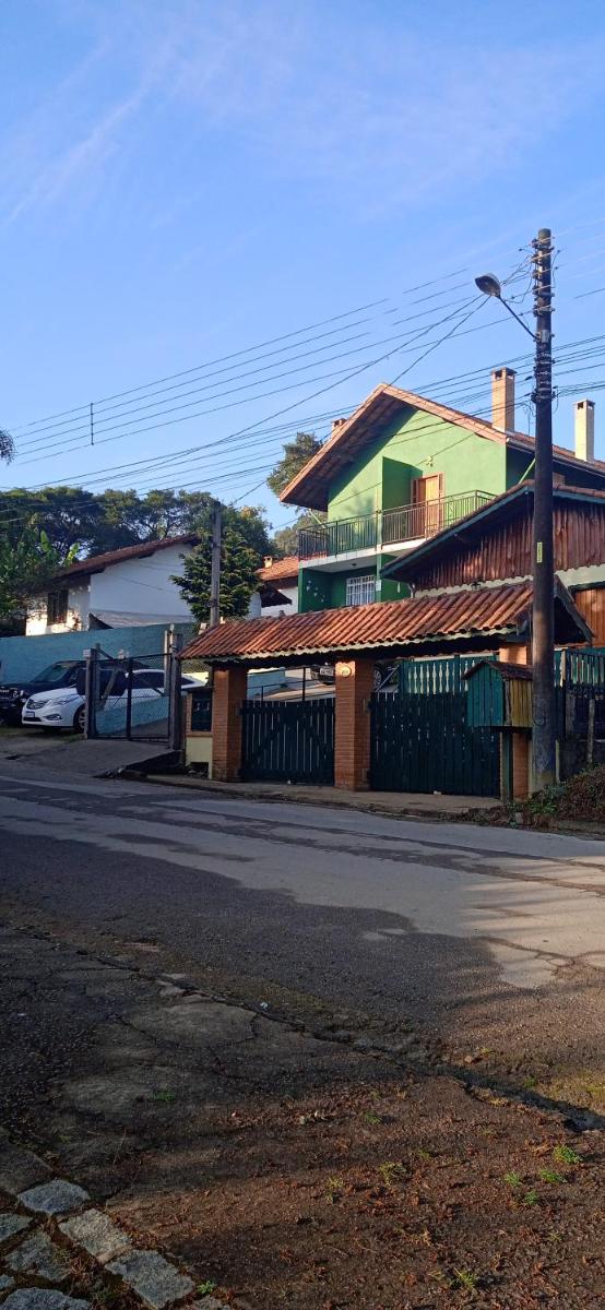 chales e aptos Carvalhos em monte verde