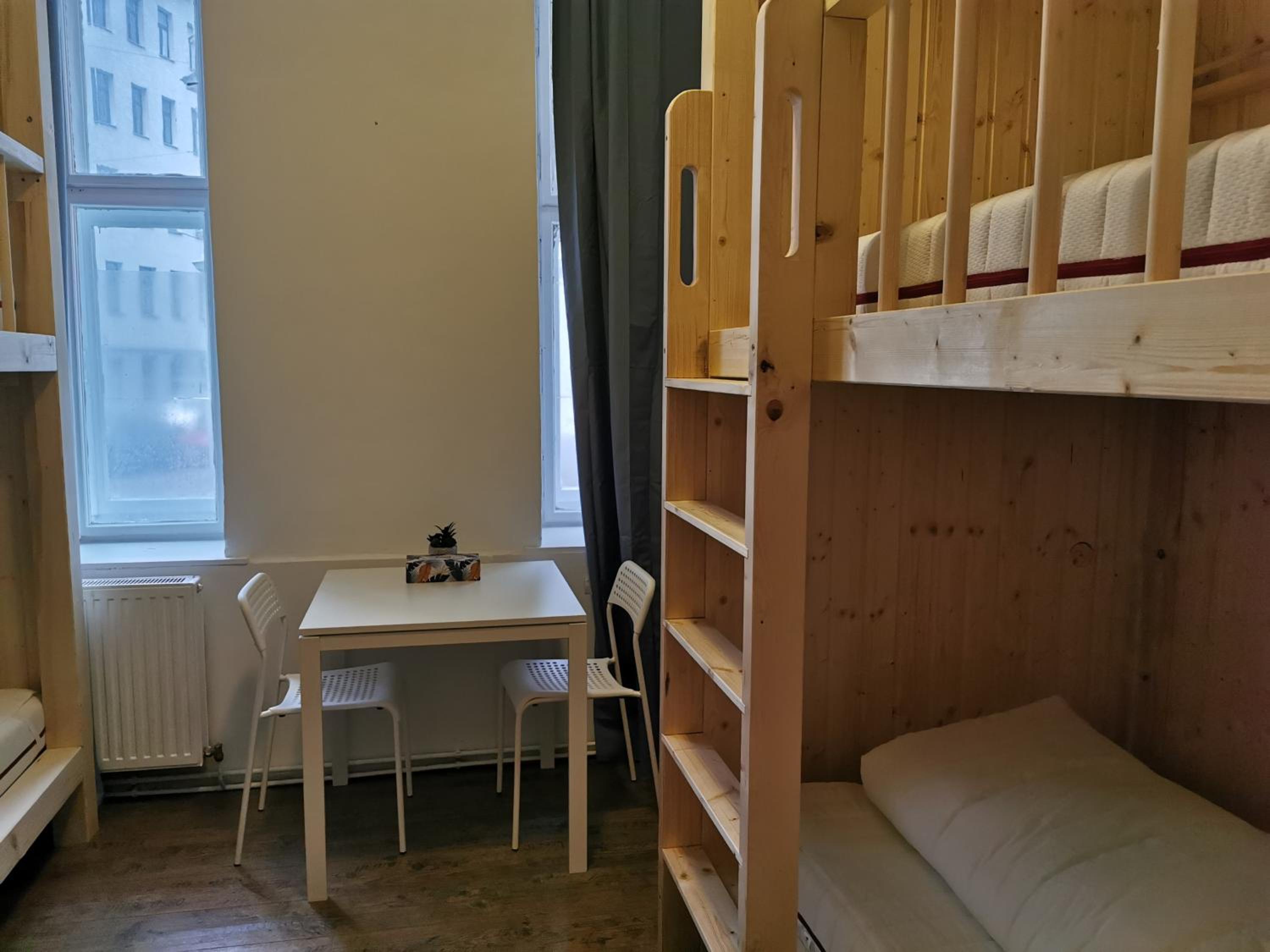 7brunnen Hostel Beds & Rooms