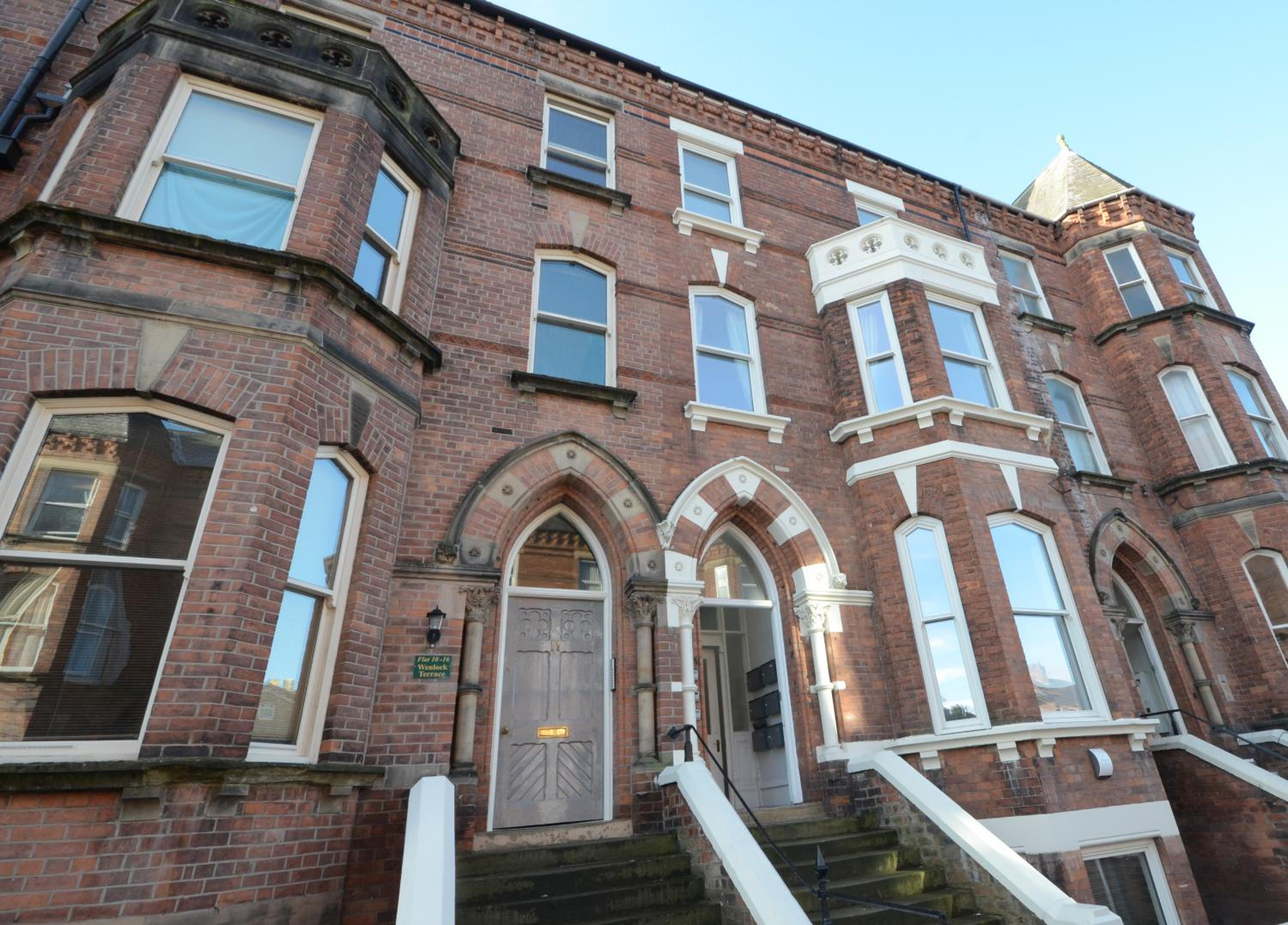 Apartment 1 The Keyes- Stylish & Spacious Apartment With Free Parking — York