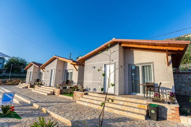 VILA LLANO