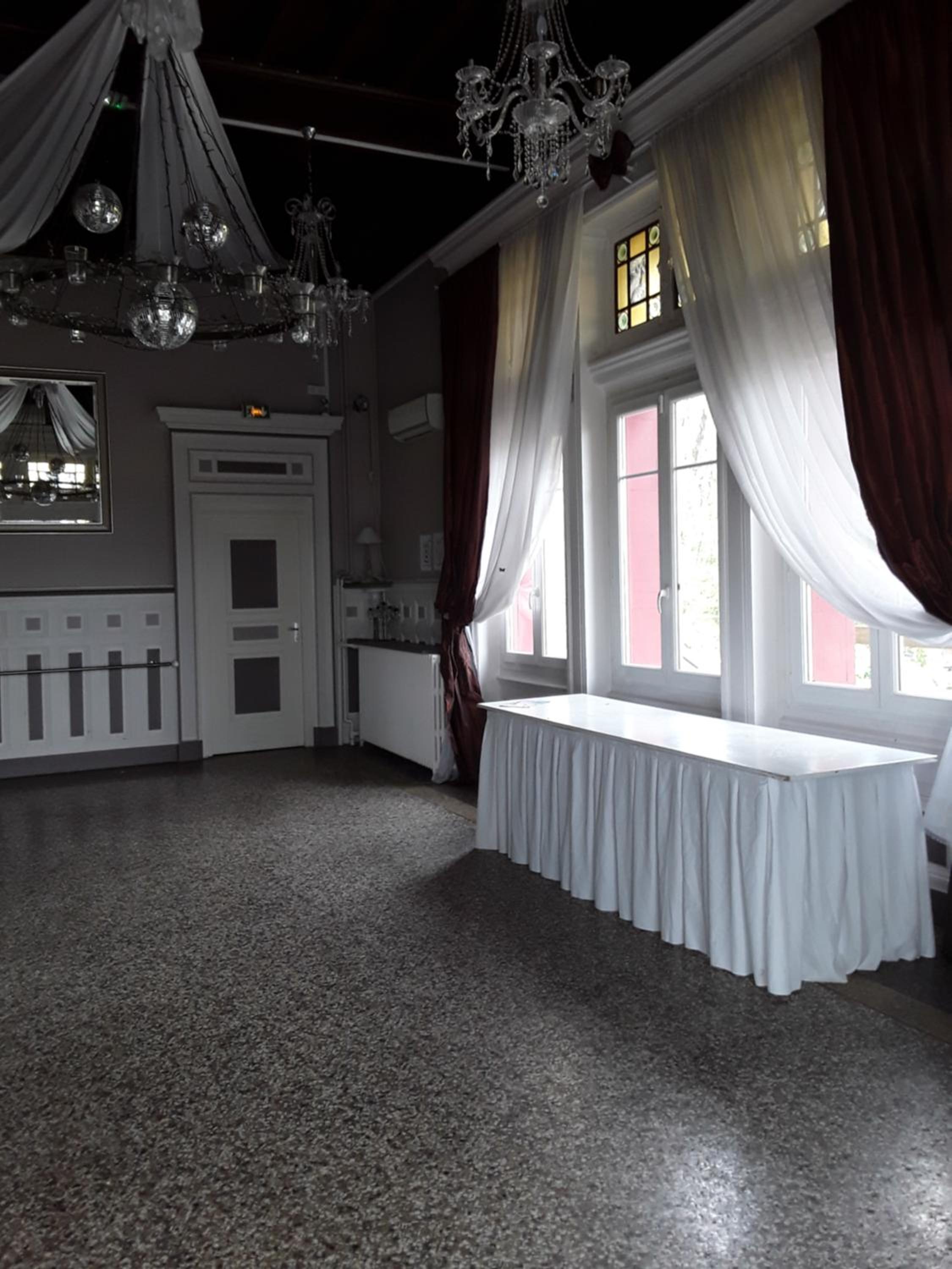 banquet hall