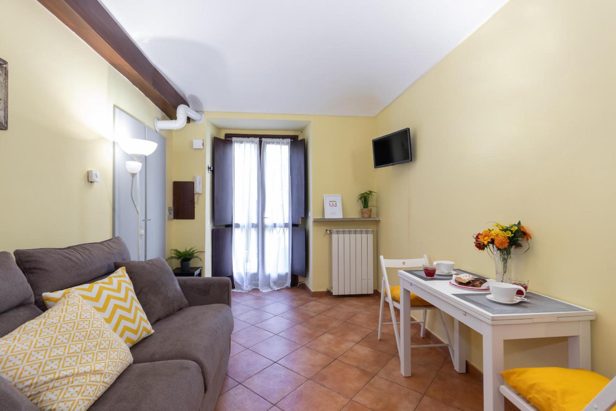 Nizza Studio Apartments by Wonderful Italy view 2