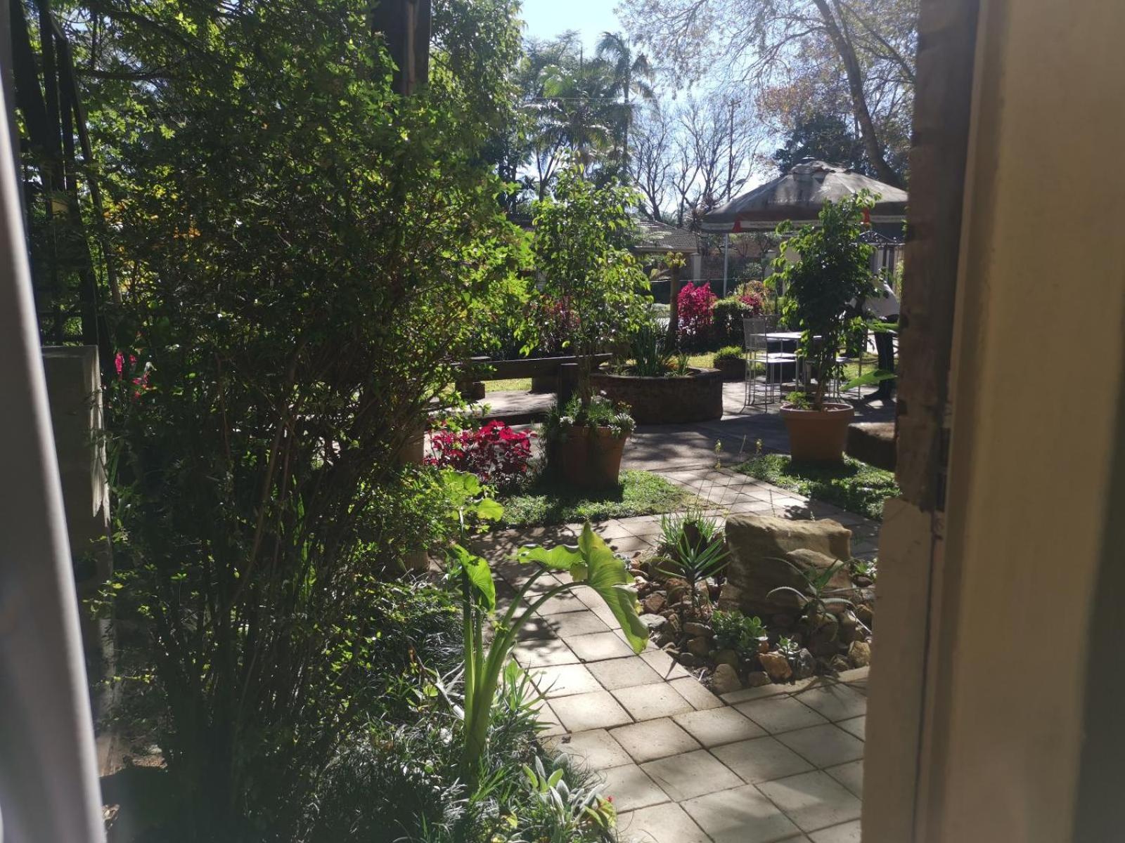 Autumn Breeze Manor Guest House