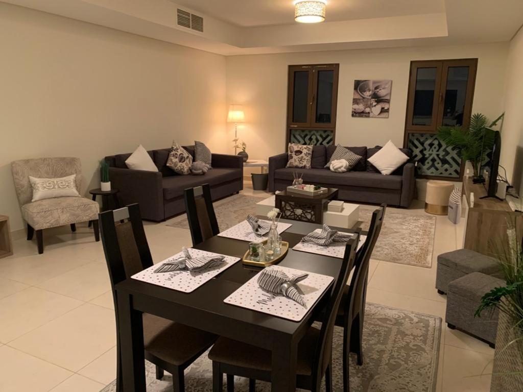 Balqis Residense Palm Jumeirah,Pool, Beach, Top floor, Full sea view, Restaurants