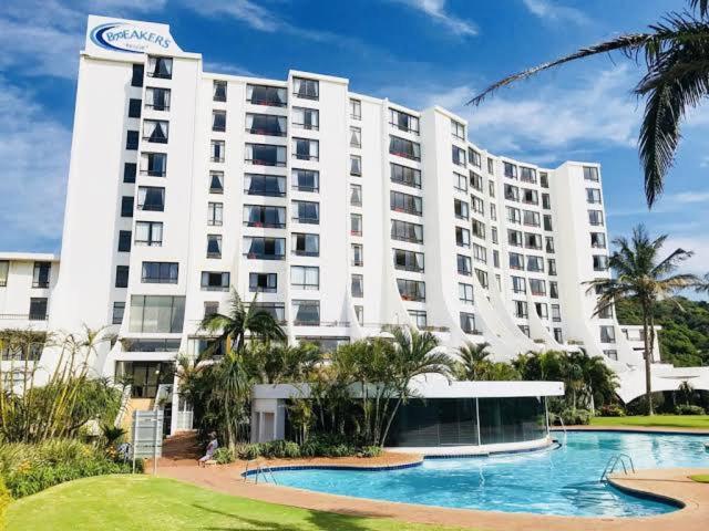 Umhlanga Beach Front 4 Sleeper view 4