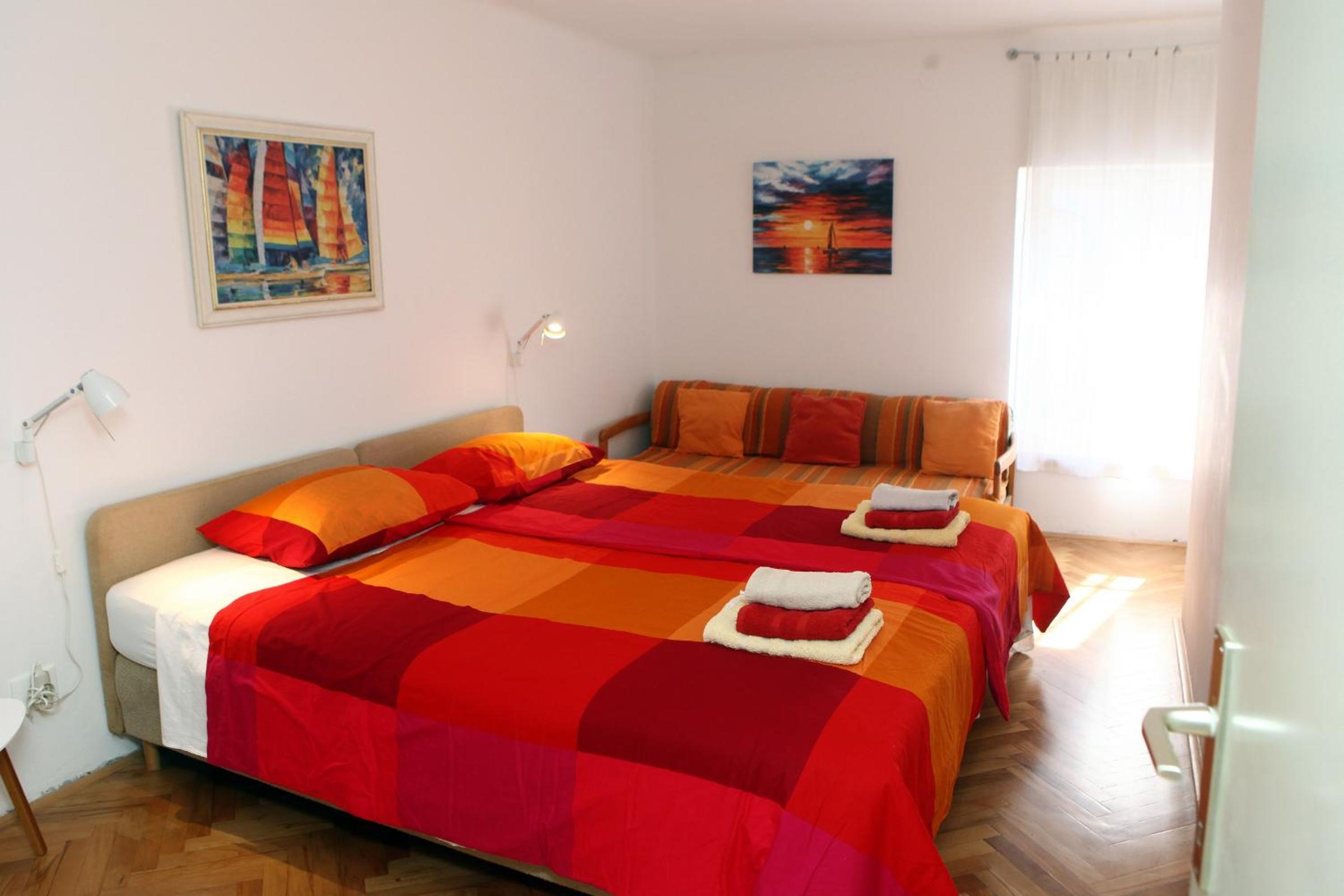 Spacious Piran Central Apartment for 5 Pax BG view 4