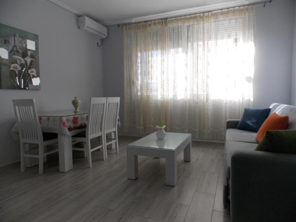 Coastline Apartments