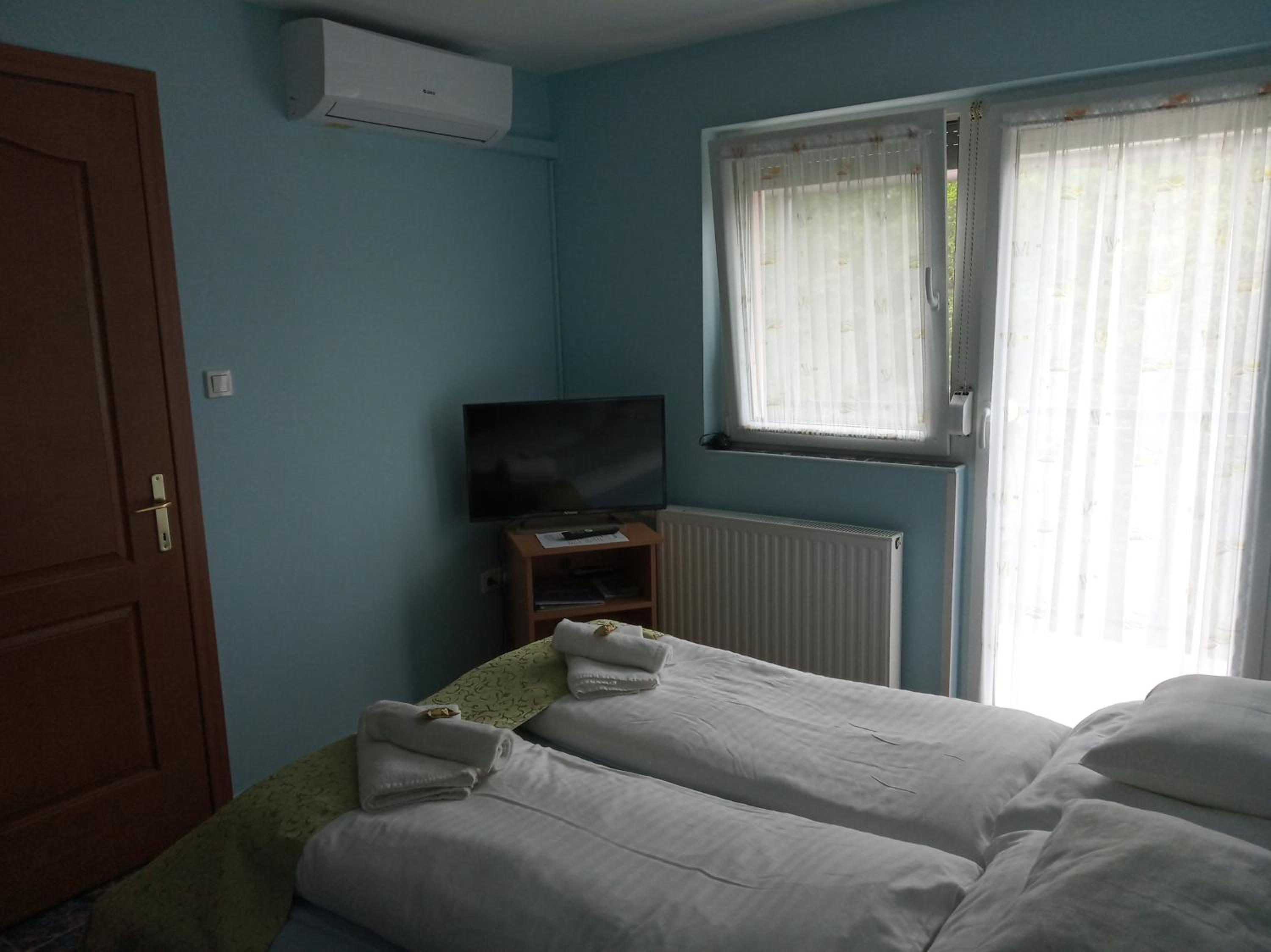Photo 43