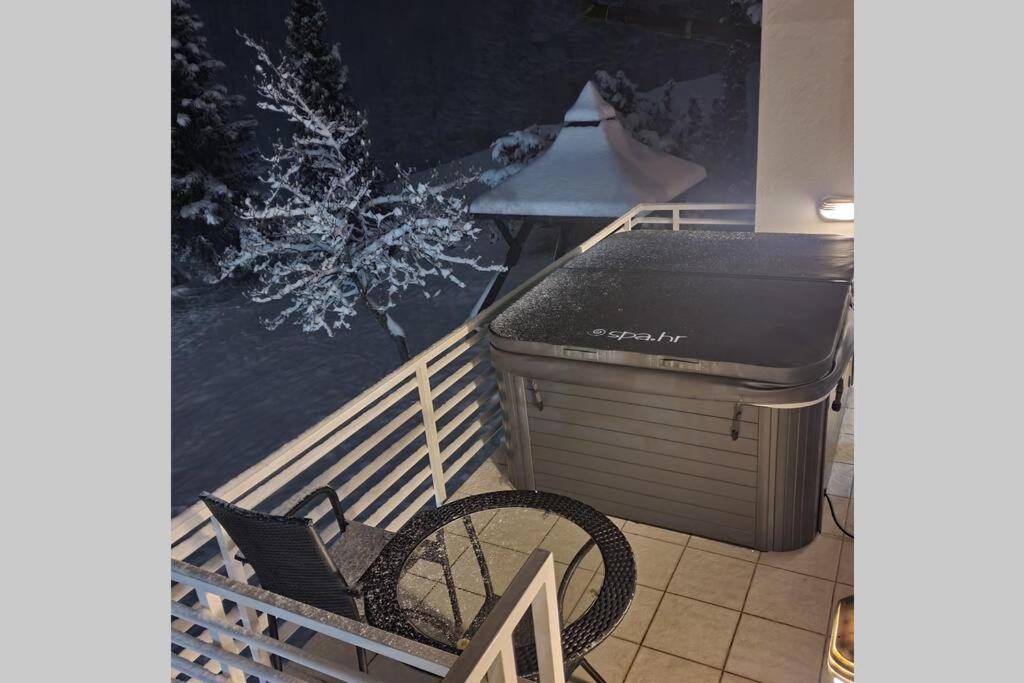WOLF'S PLANE Luxury Isolated Mountain House for Digital Nomads
