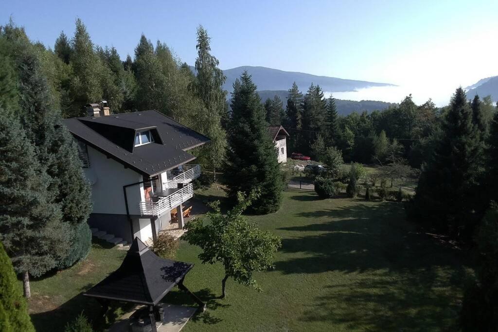 WOLF'S PLANE Luxury Isolated Mountain House for Digital Nomads