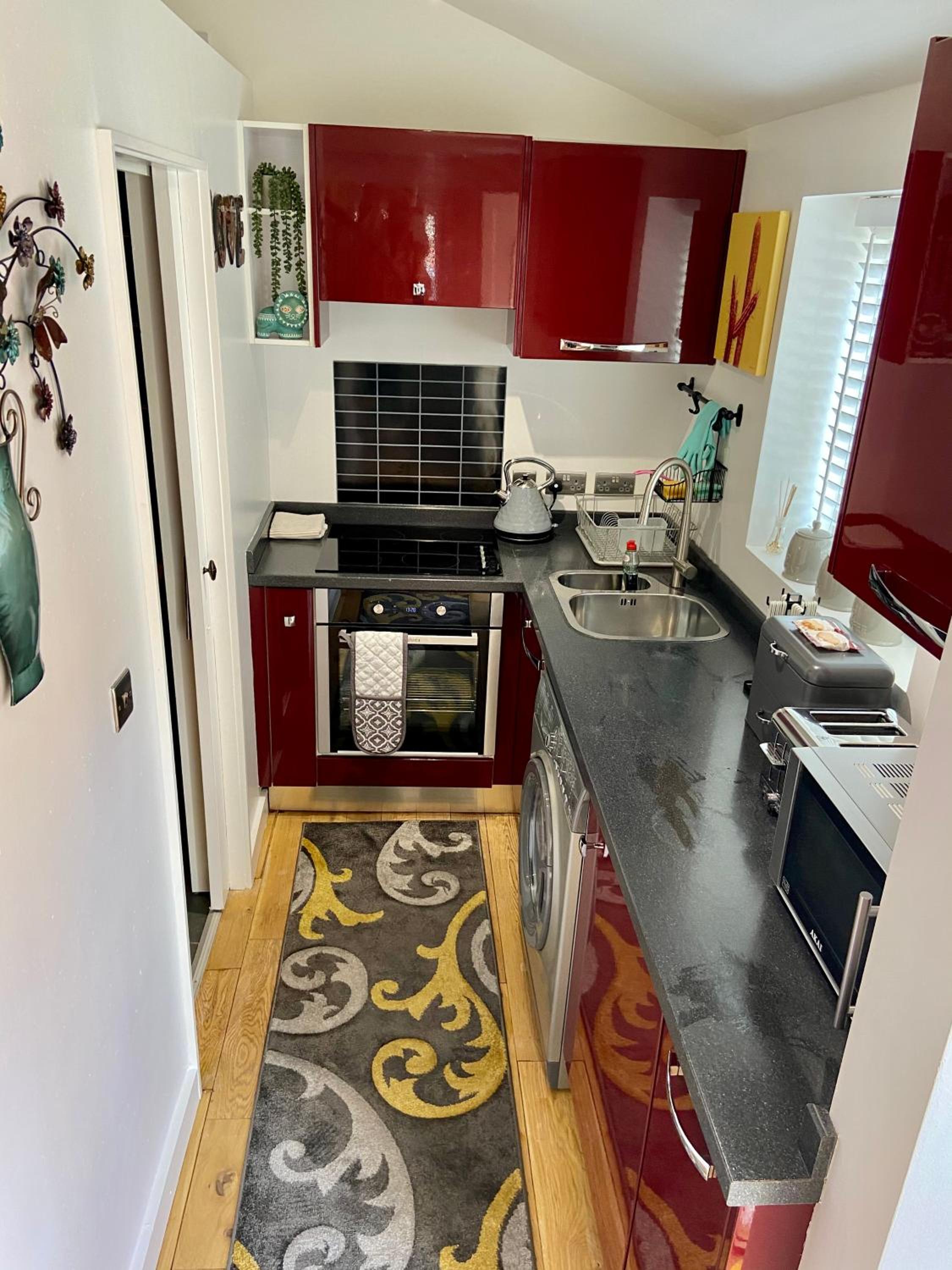 Detached one bedroom house near to castle and cathedral view 4