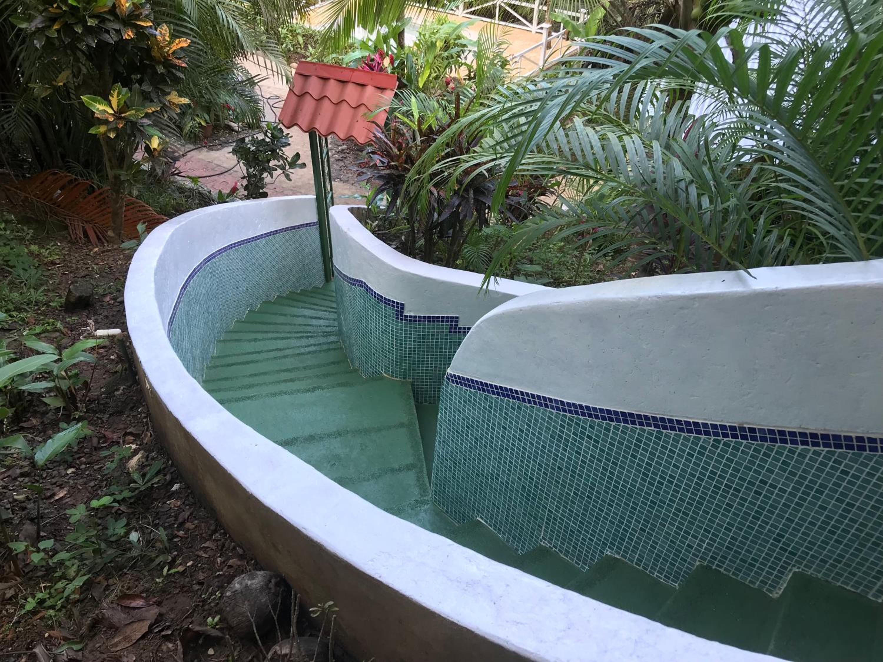 FLOR DE PARAISO BUNGALOWS