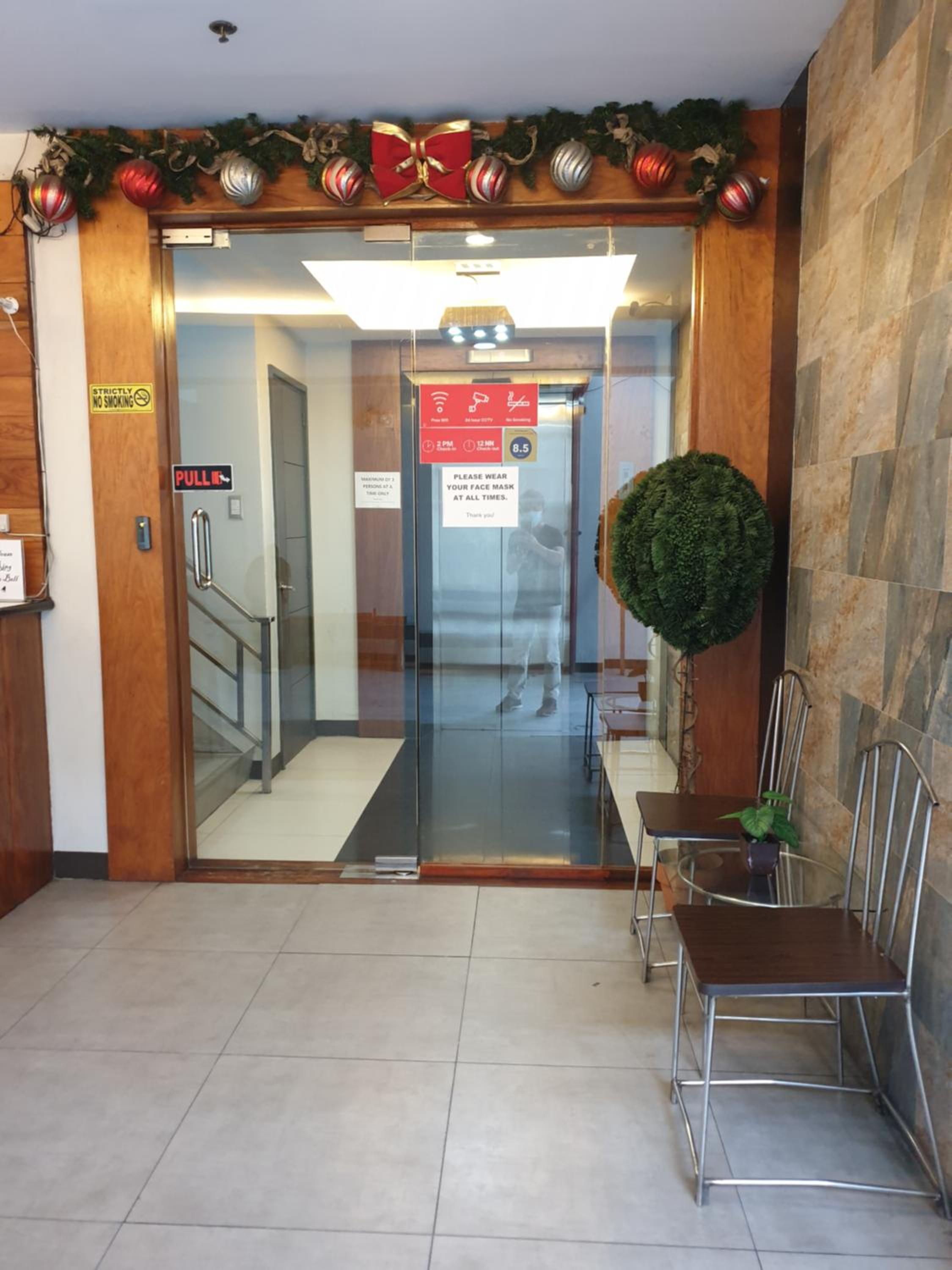 OYO 136 Regal Residences view 4