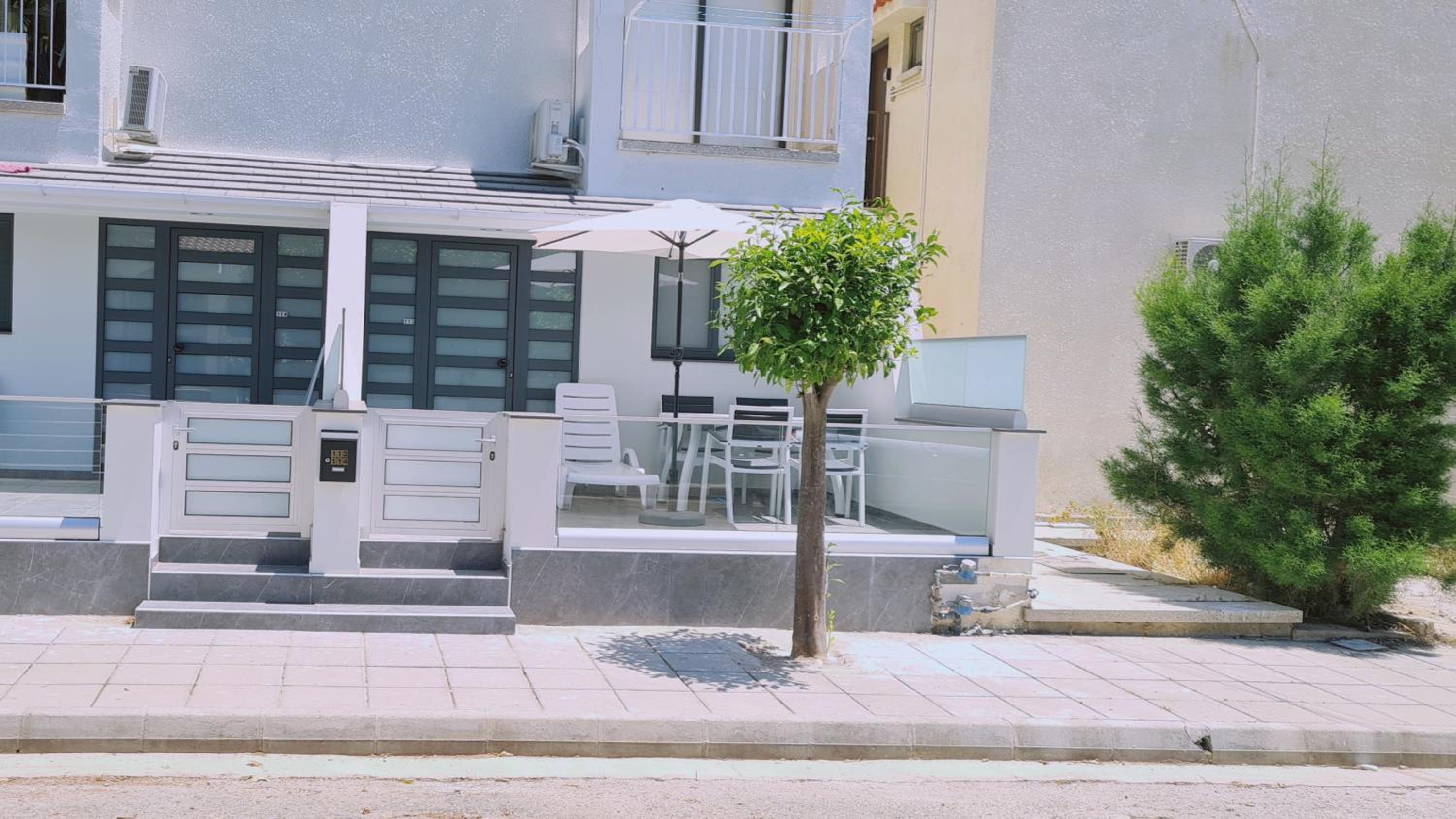 STAY Nissi Twins Apts