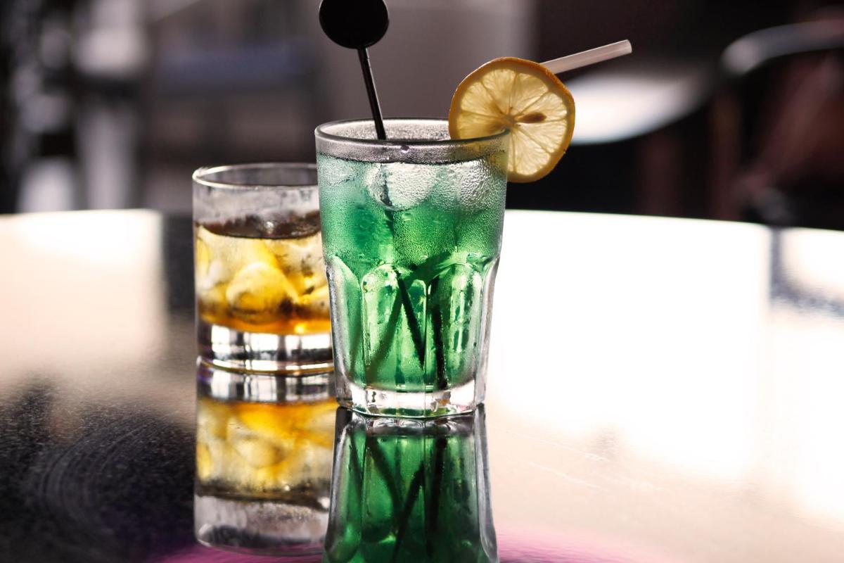 bar
