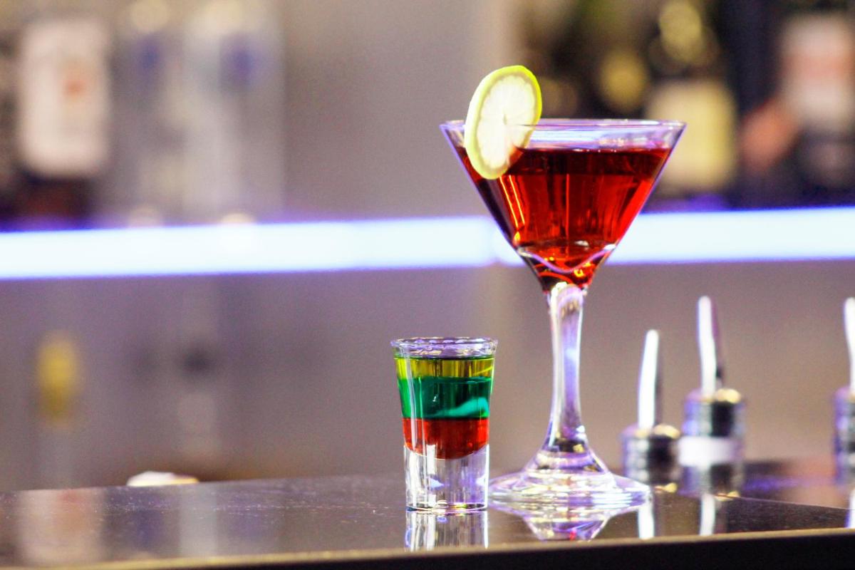bar