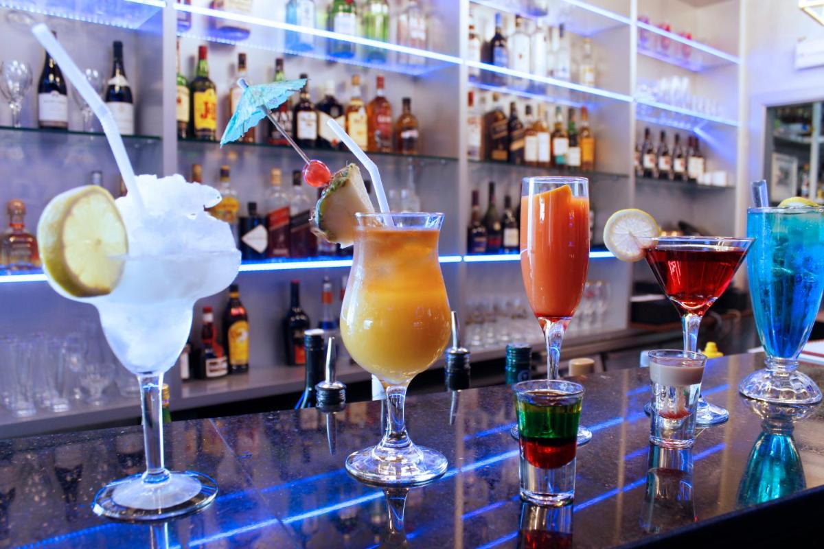 bar