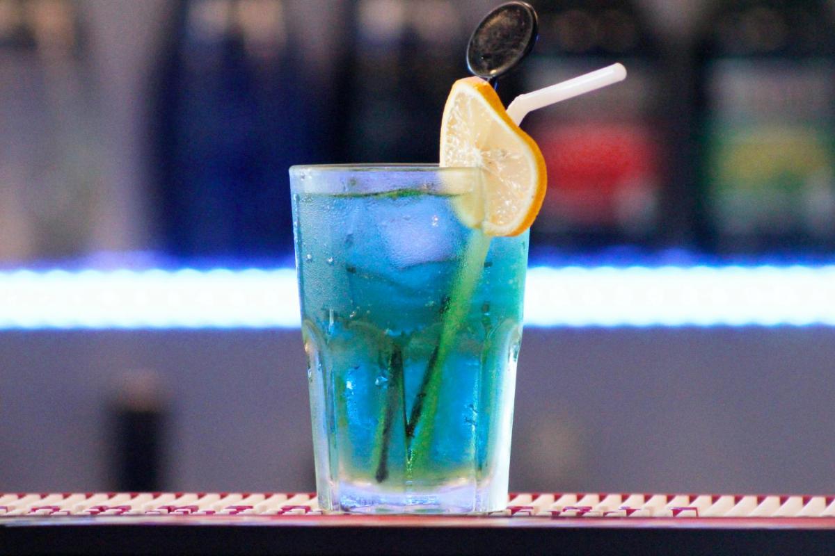 bar