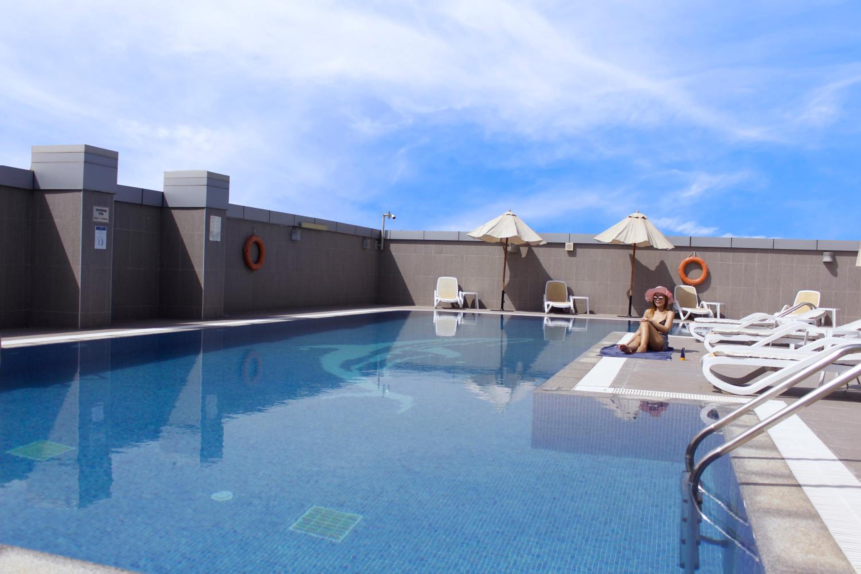 swimming pool