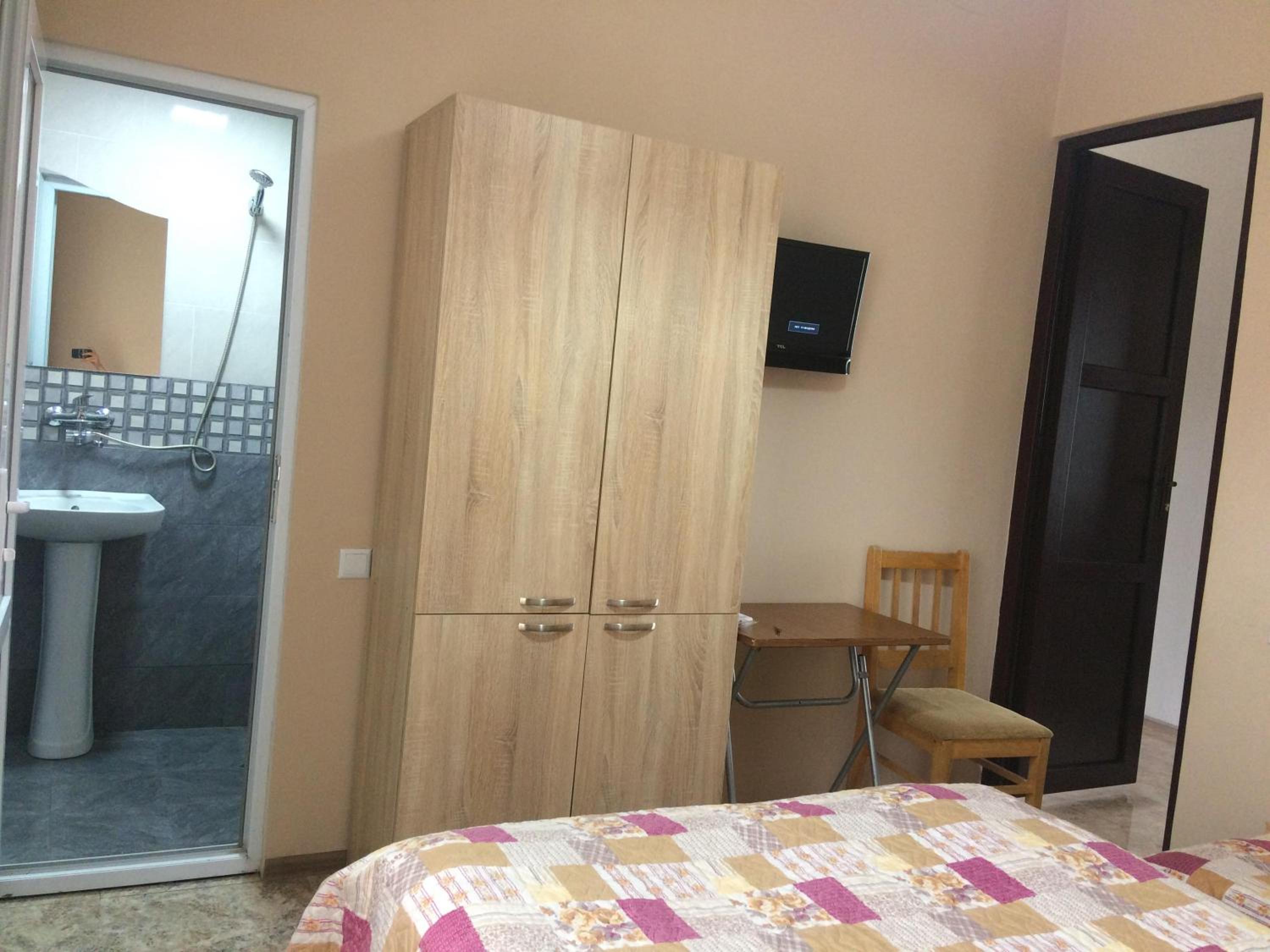Photo 6