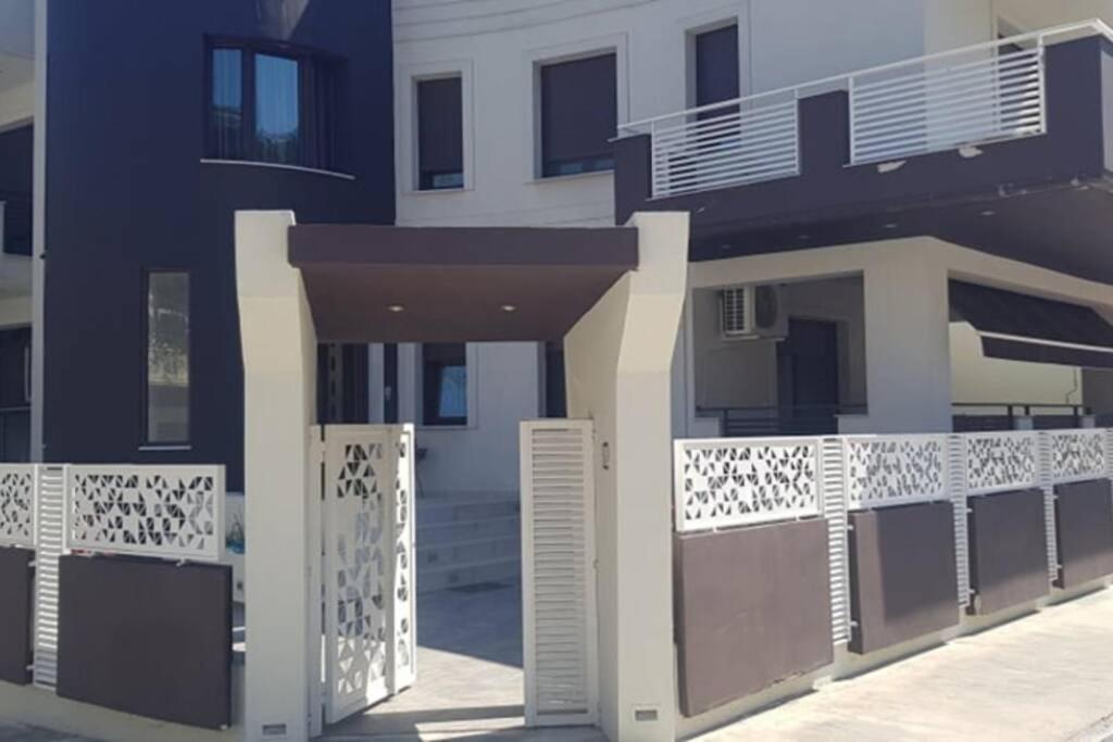 Aretoysa Center Luxury Suites 2 view 2