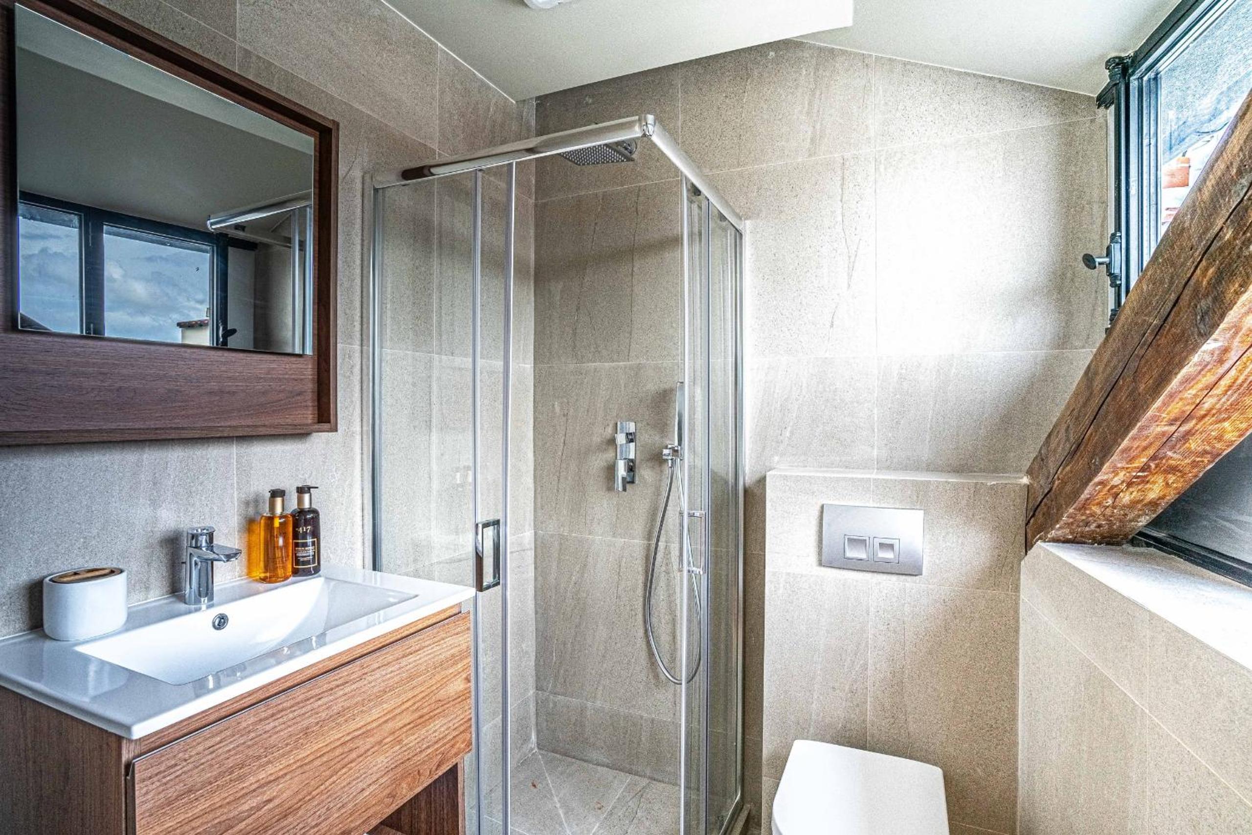 135 - Urban Five Star Apartment in Center of Paris